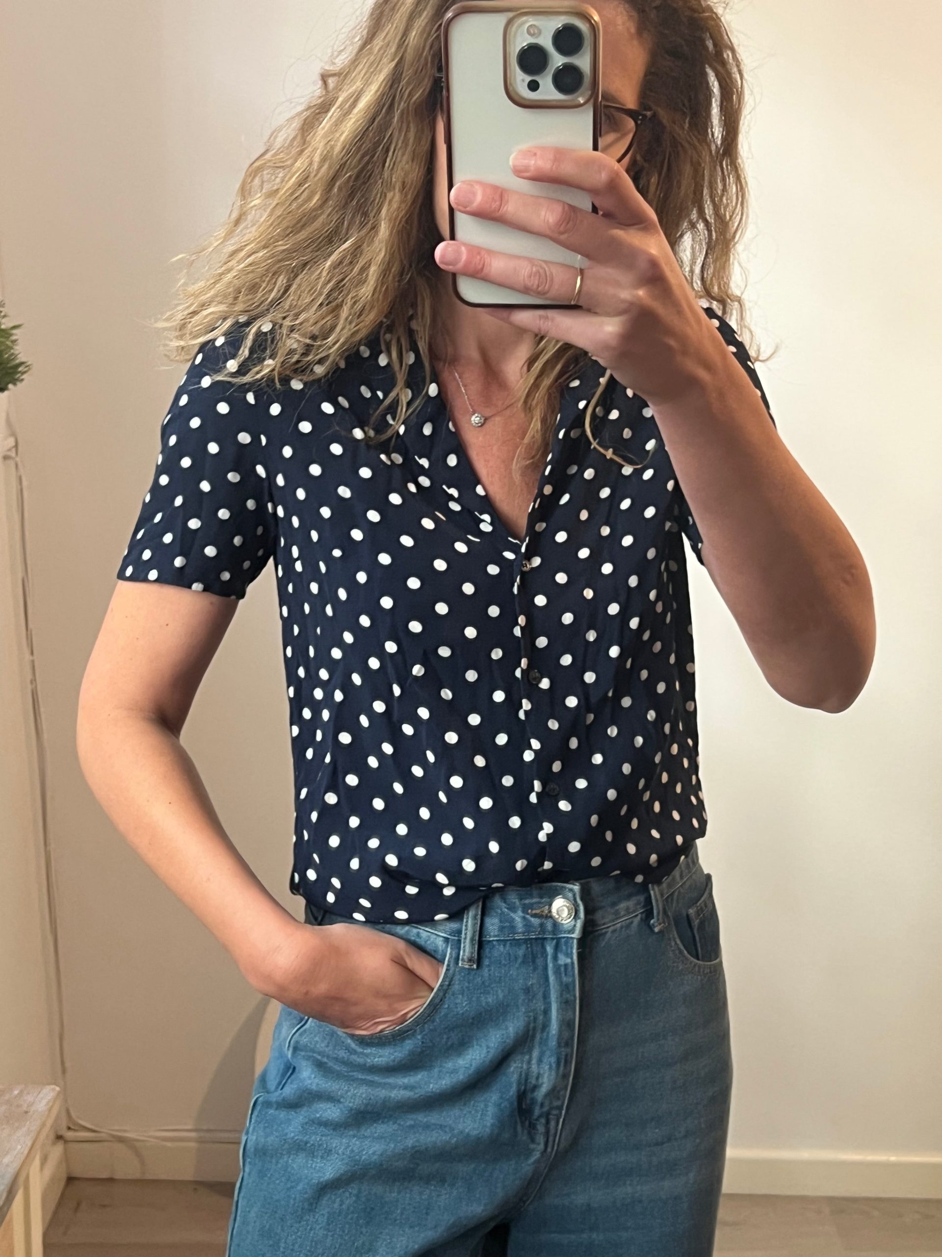 CLAUDIE PIERLOT. Blusa azul lunares T.36