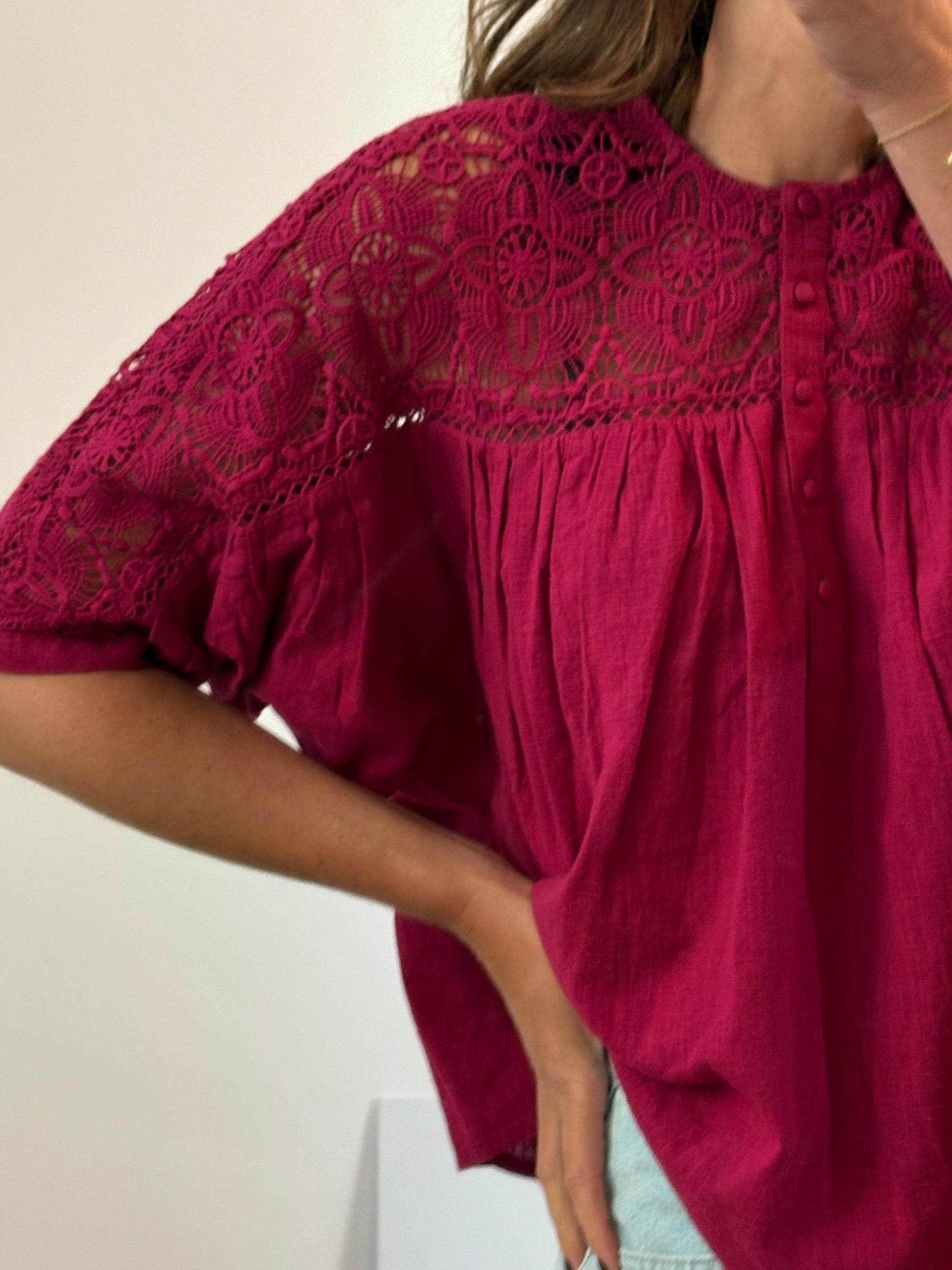 SÉZANE. Blusa rosa croché. T 36