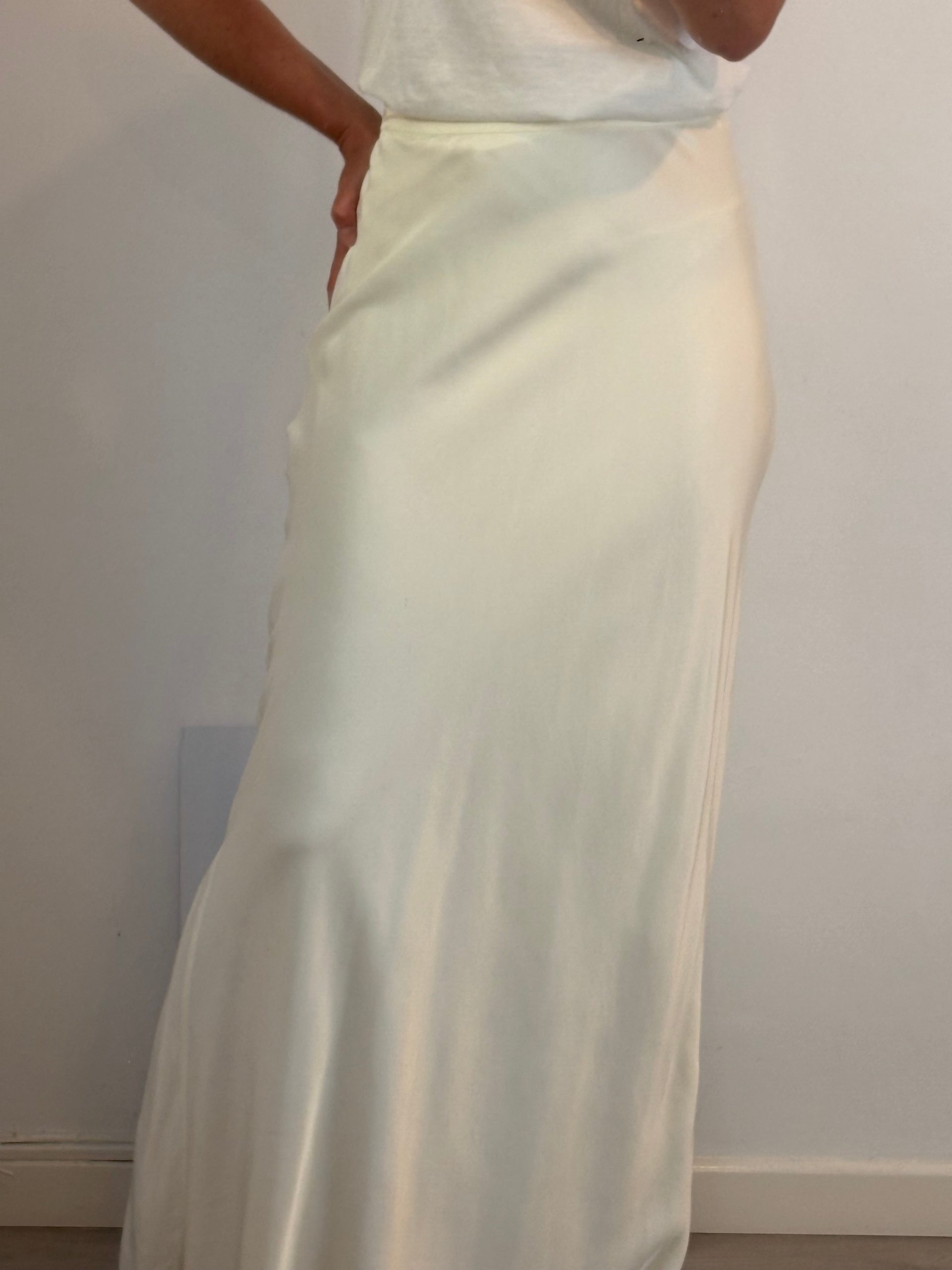 SEZANE (EDITIONS). Falda beige crudo satinada T.36