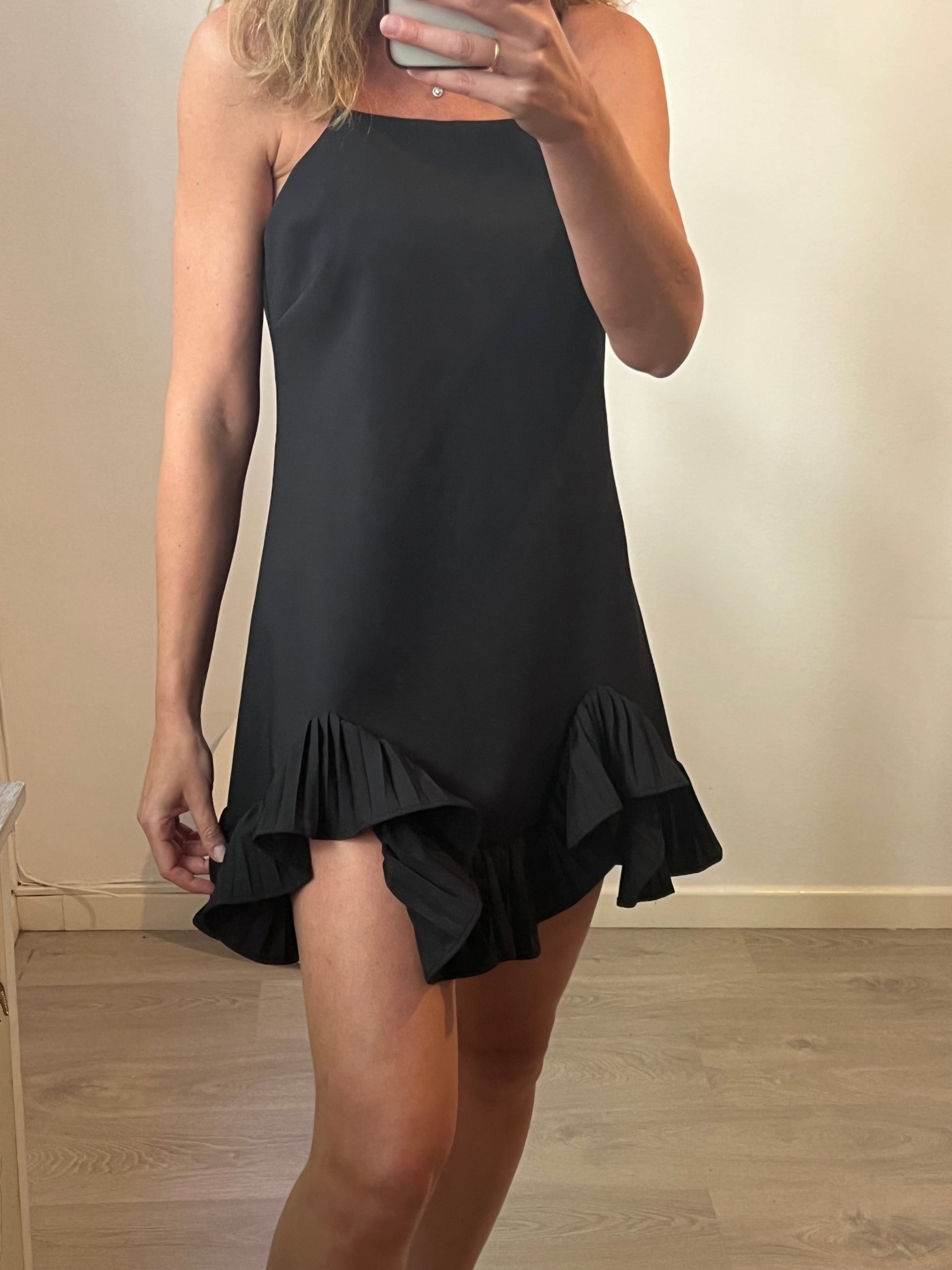 ASOS. Vestido corto negro volantes T.40