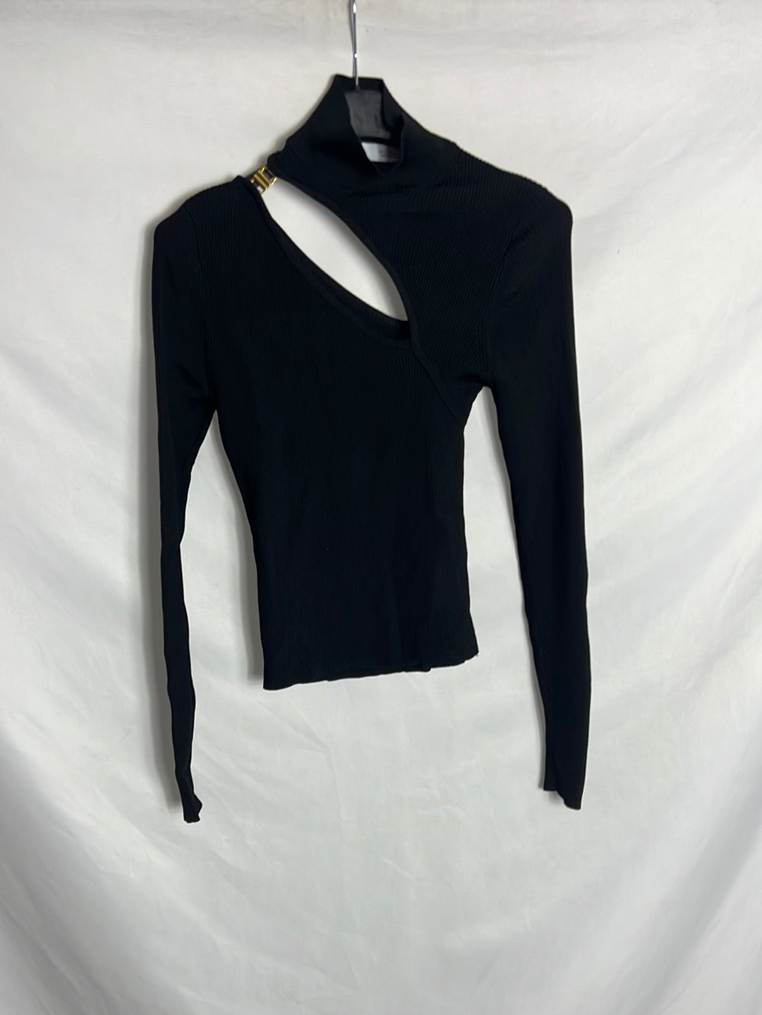 ZARA. Top negro canalé aperturas. T S