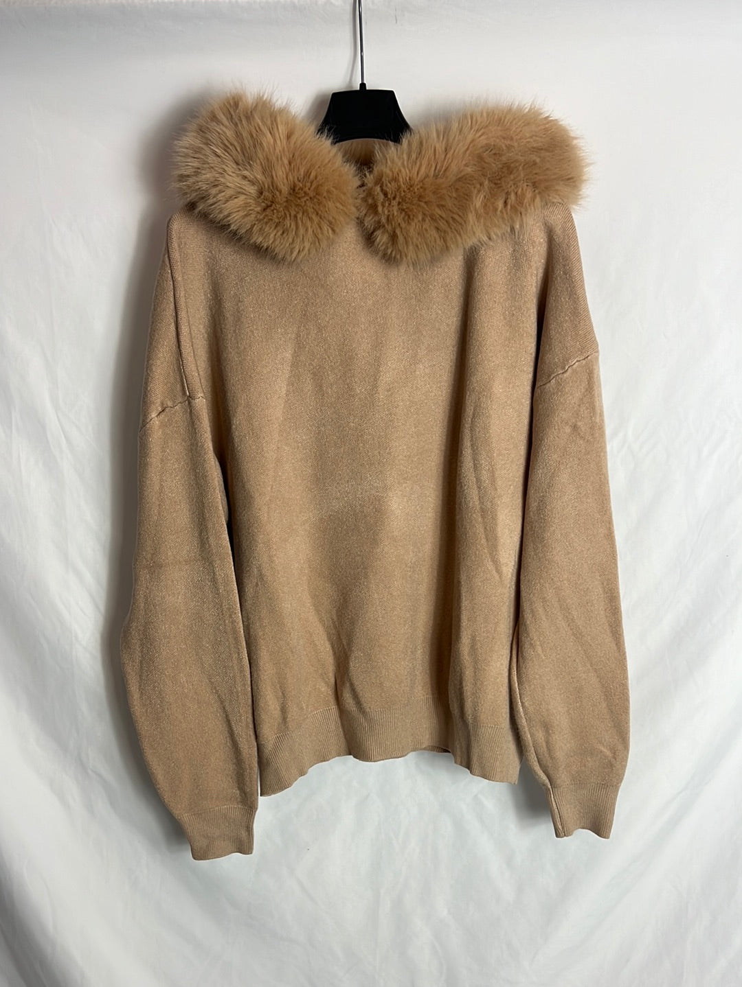 CARLOTA & CO. Jersey camel capucha. TU (M)