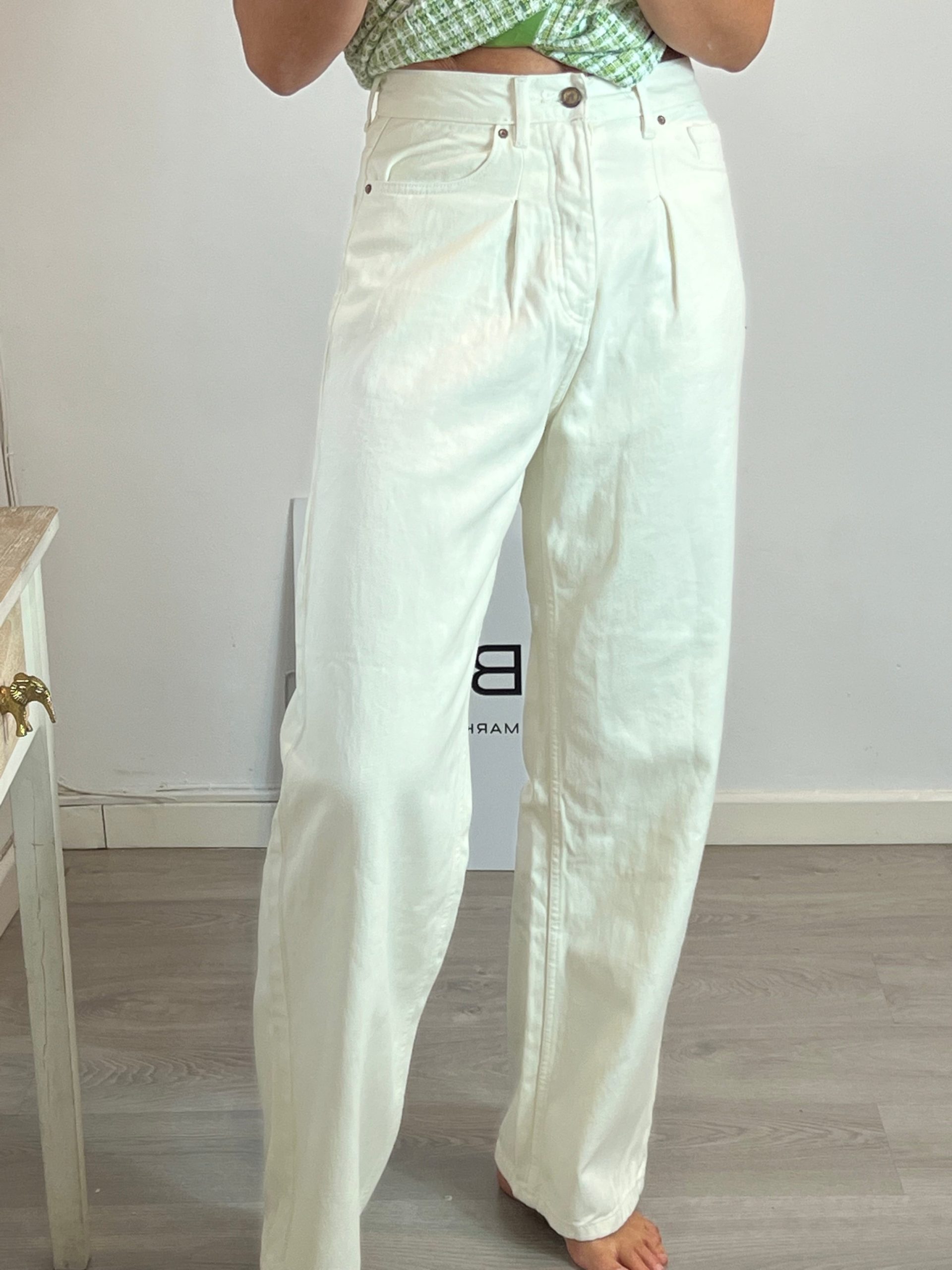 ZARA. Pantalón denim beige pinzas T.36