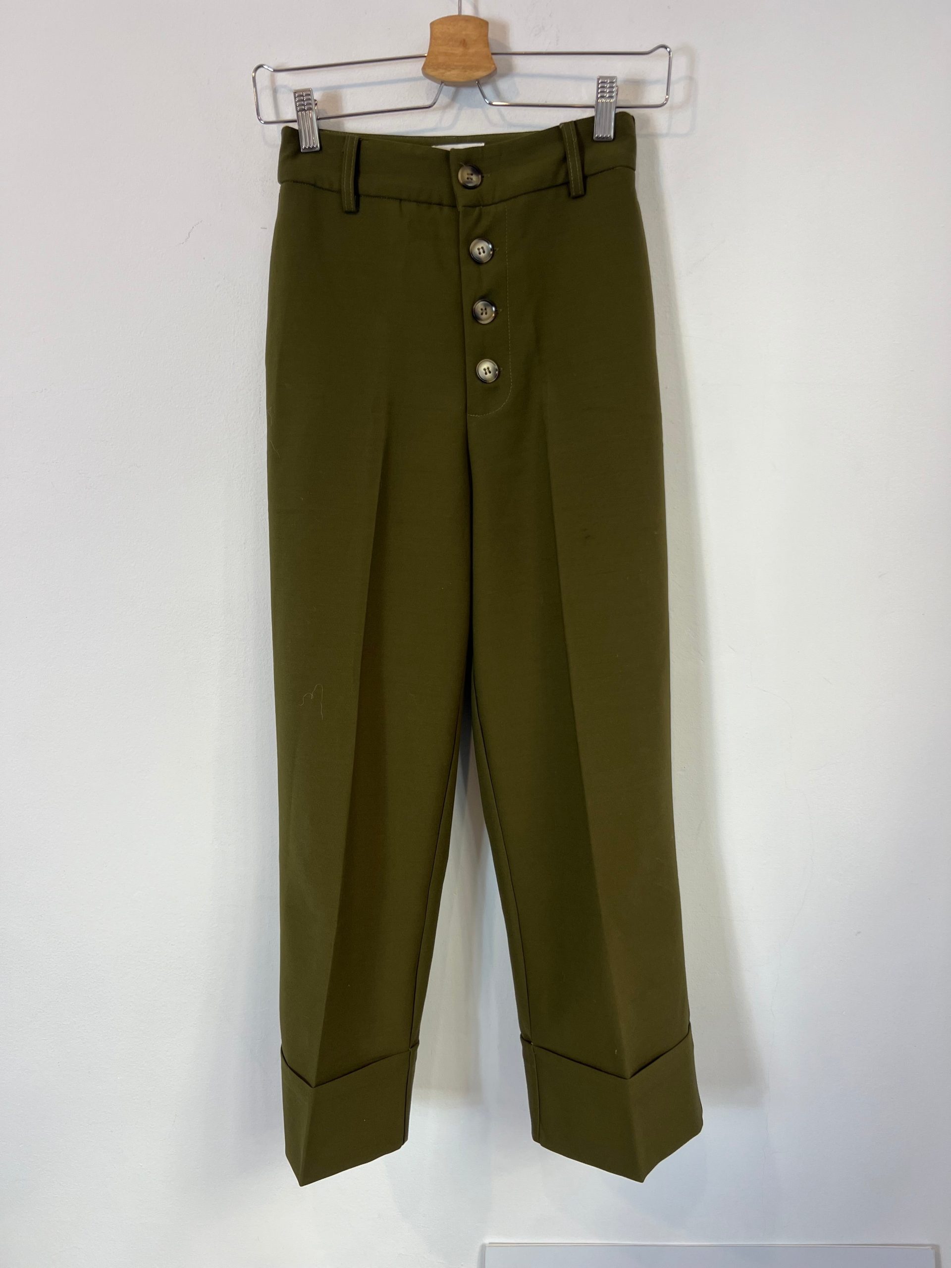 ALLÔ ALLÔ. Pantalón pinzas abotonado. T XS