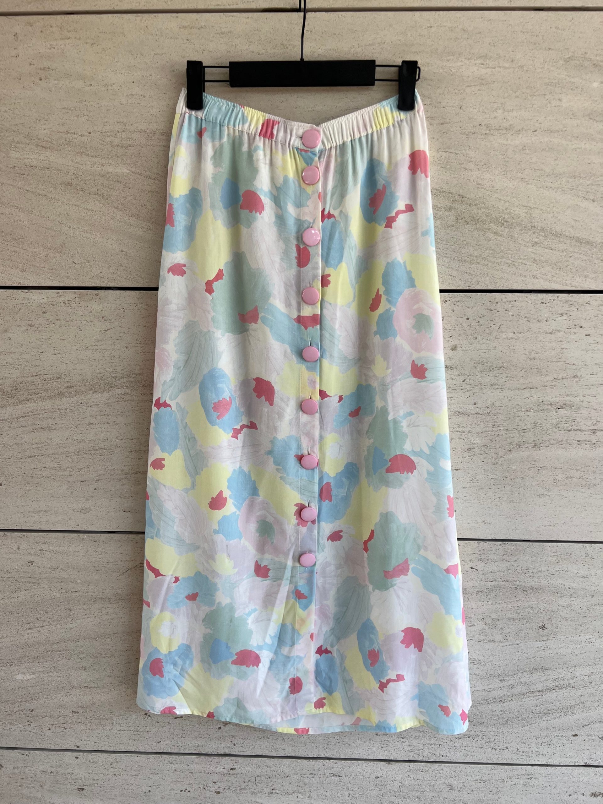 DES PETITS HAUTS. Falda midi abotonada colores T.s