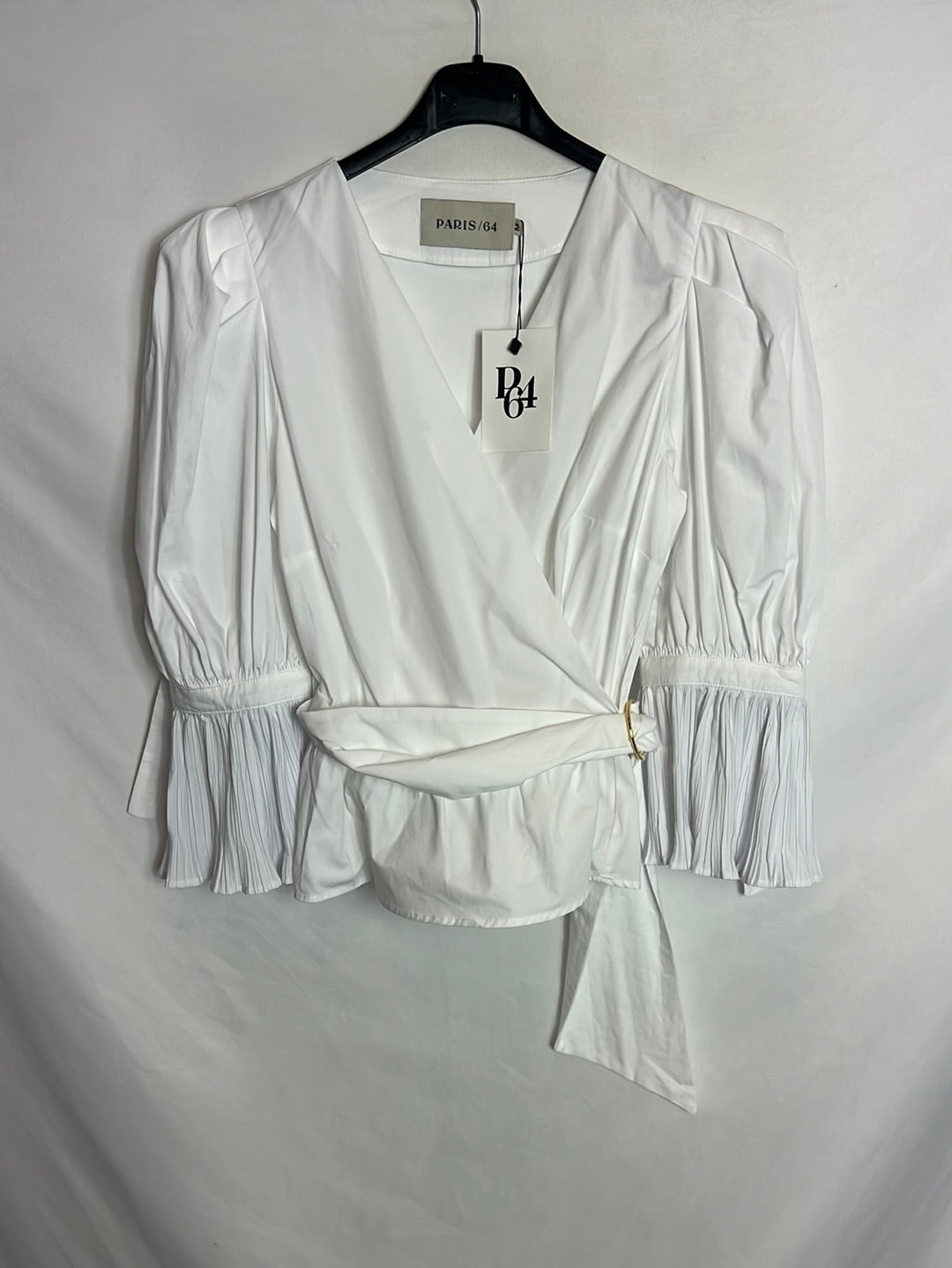 PARIS 64. Blusa blanca lazada detalle mangas. T S