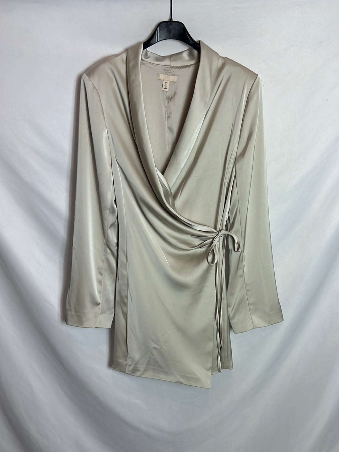 H&M. Blazer larga fluida color champán. T S