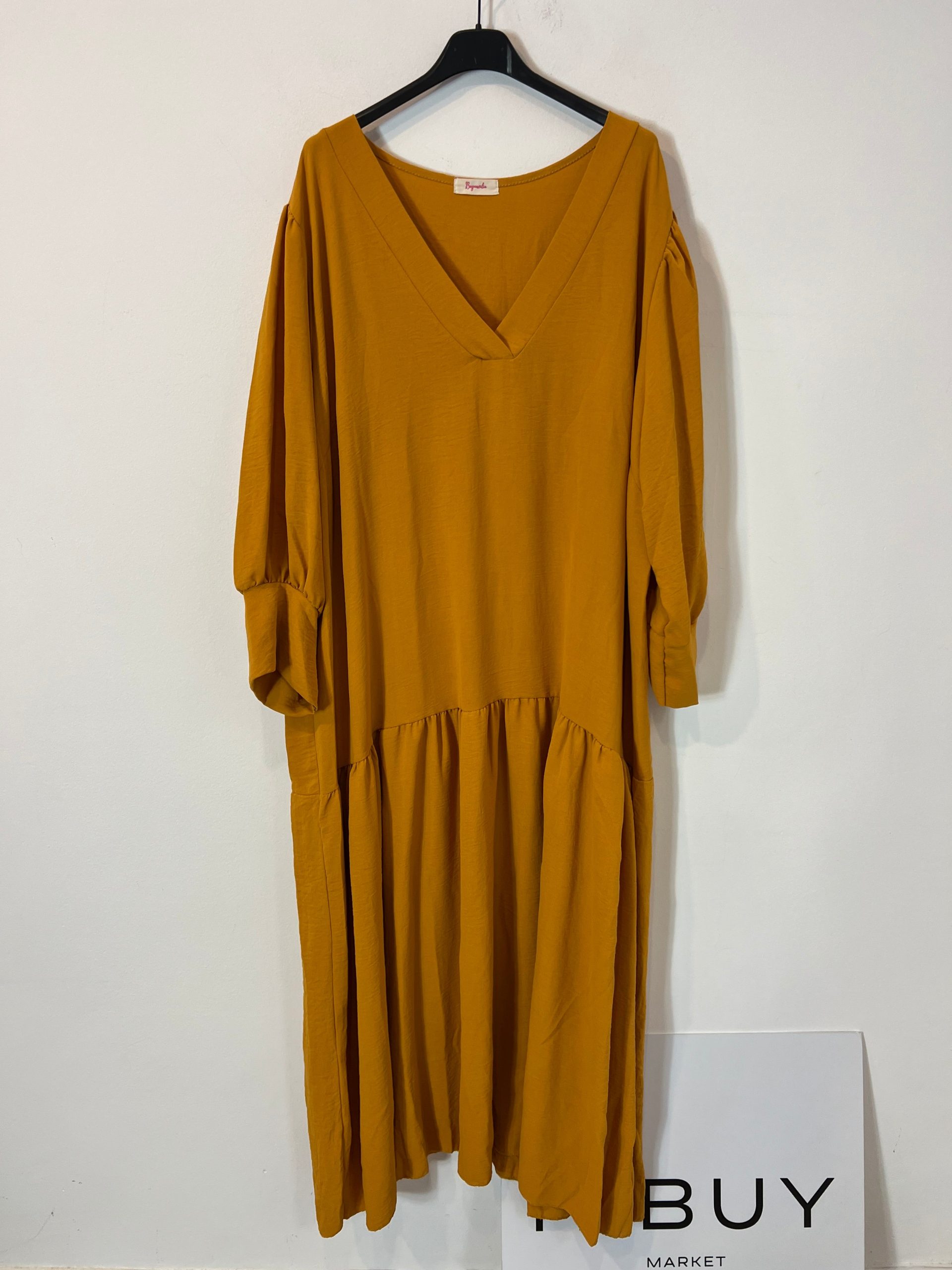 BUGANVILIA. Vestido mostaza mangas ligeramente abullonadas T.3xl