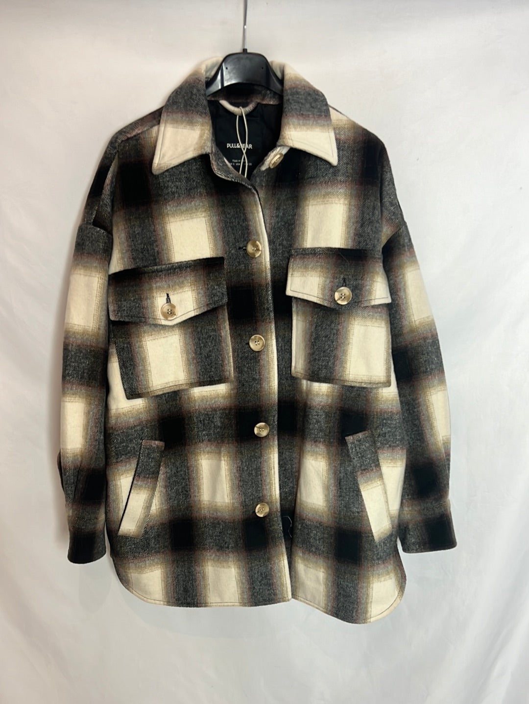 PULL&BEAR . Sobrecamisa cuadros oversized . T S