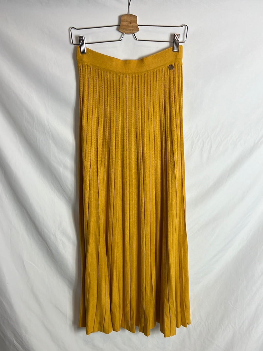 VIRIATO. Falda midi punto plisado T.s