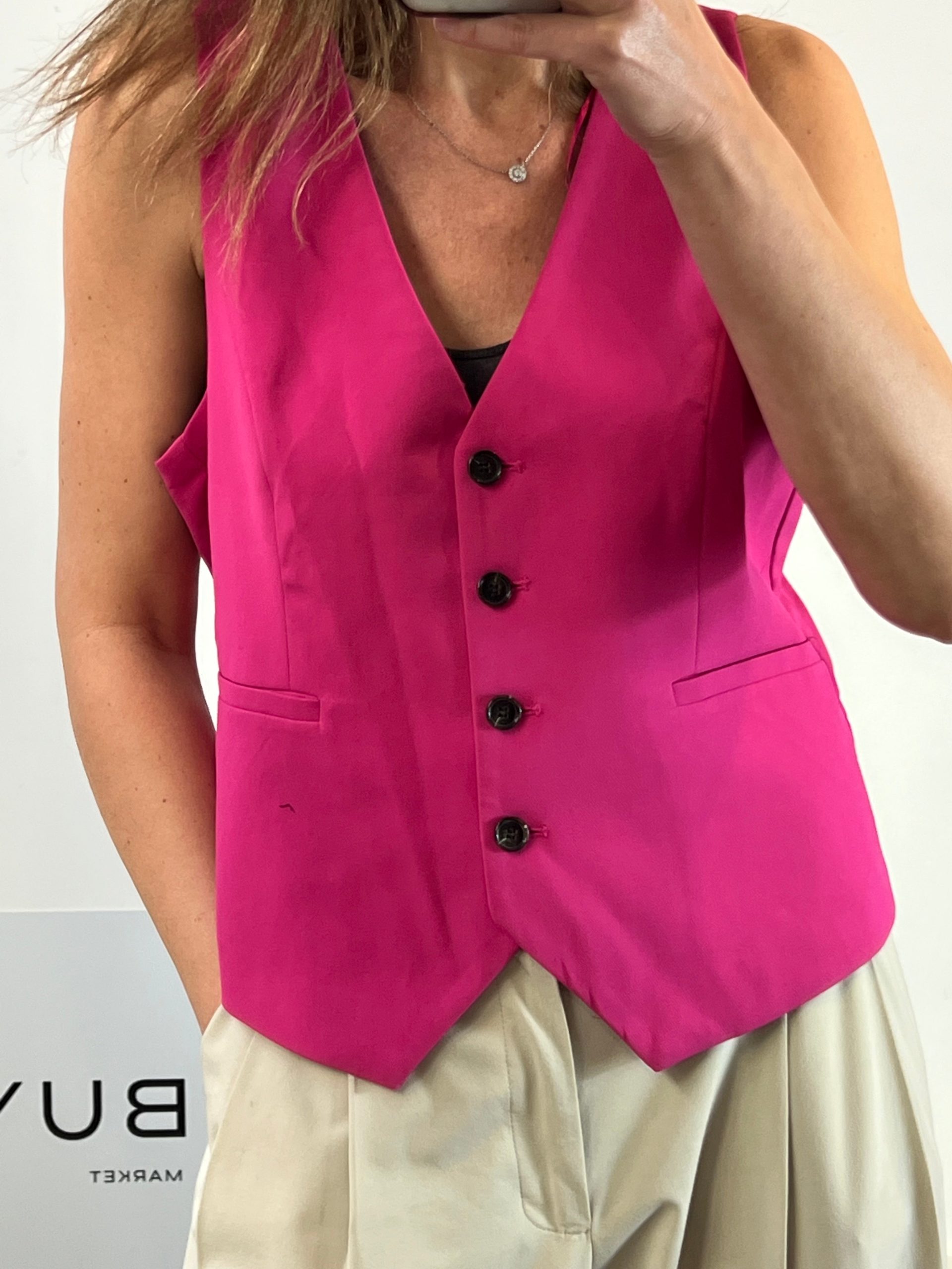 ZARA. Chaleco rosa botones negros. T XL