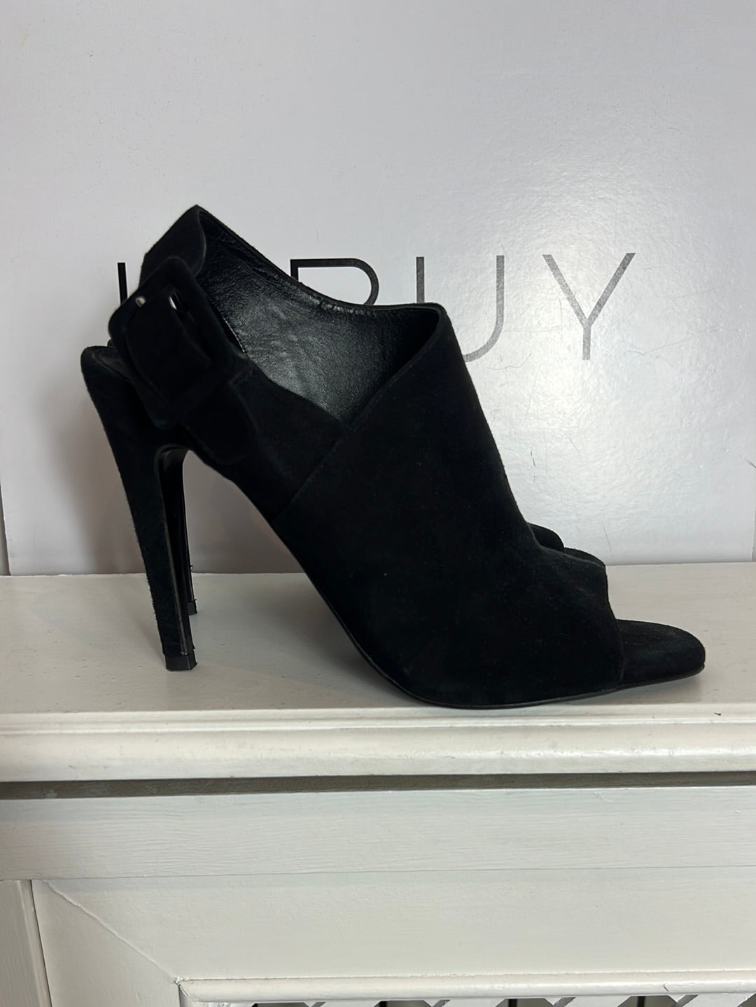 UTERQÜE. Sandalias negras cubiertas. T 41