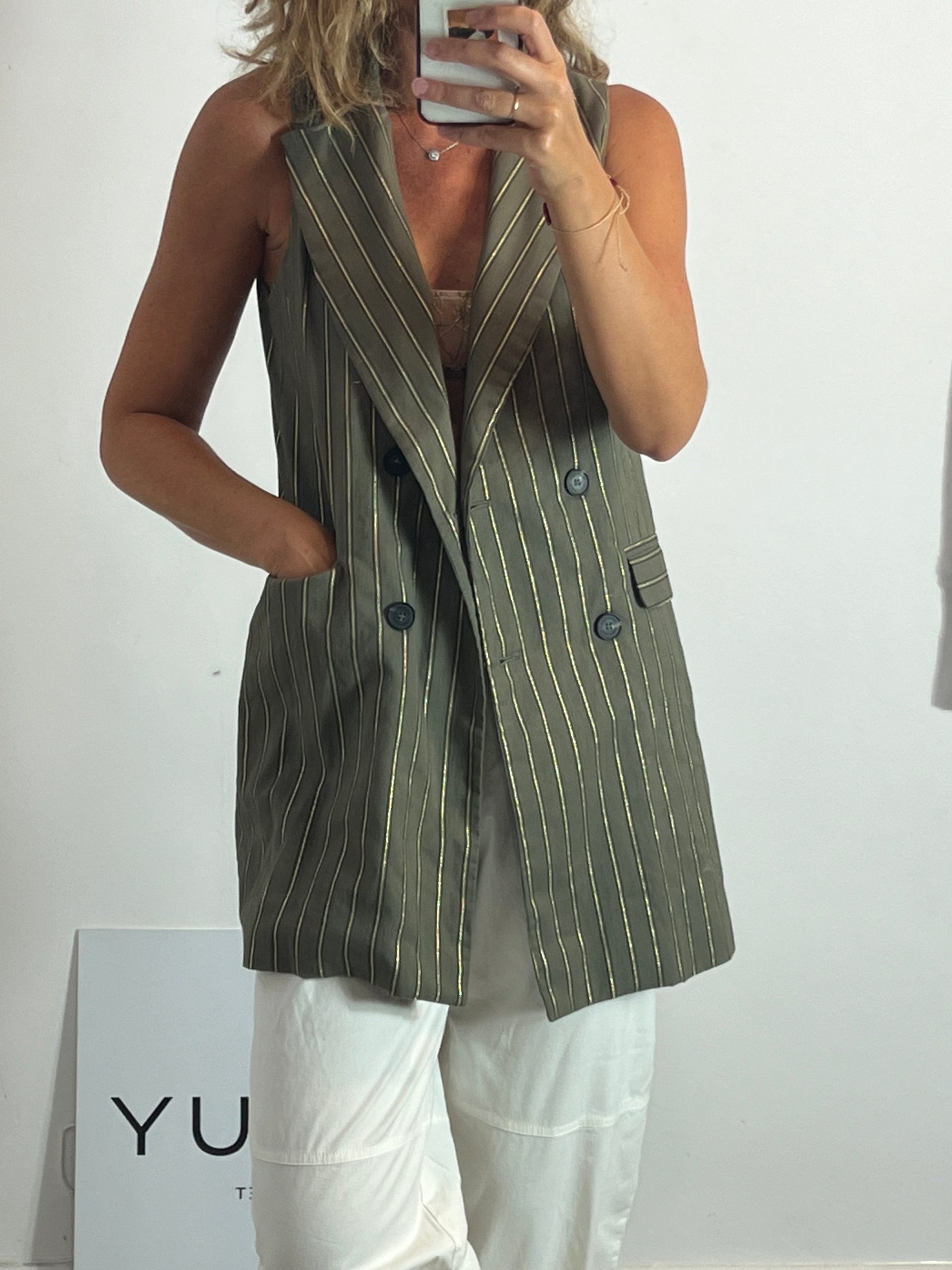 SCALPERS. Chaleco verde rayas. T M