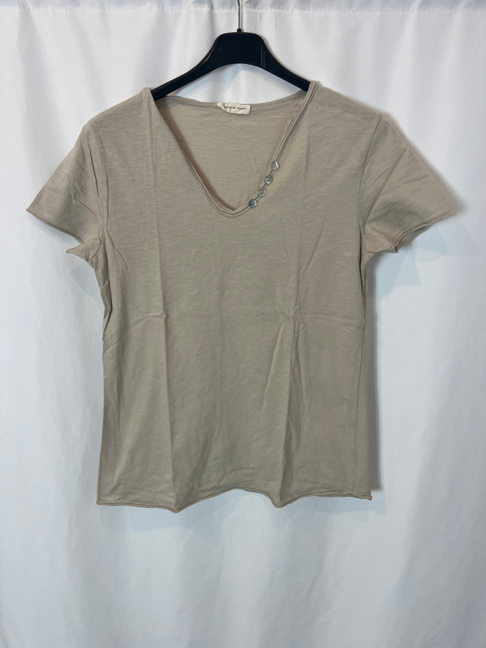 CHOCOLATE PREPPY. Camiseta algodón beige. T M