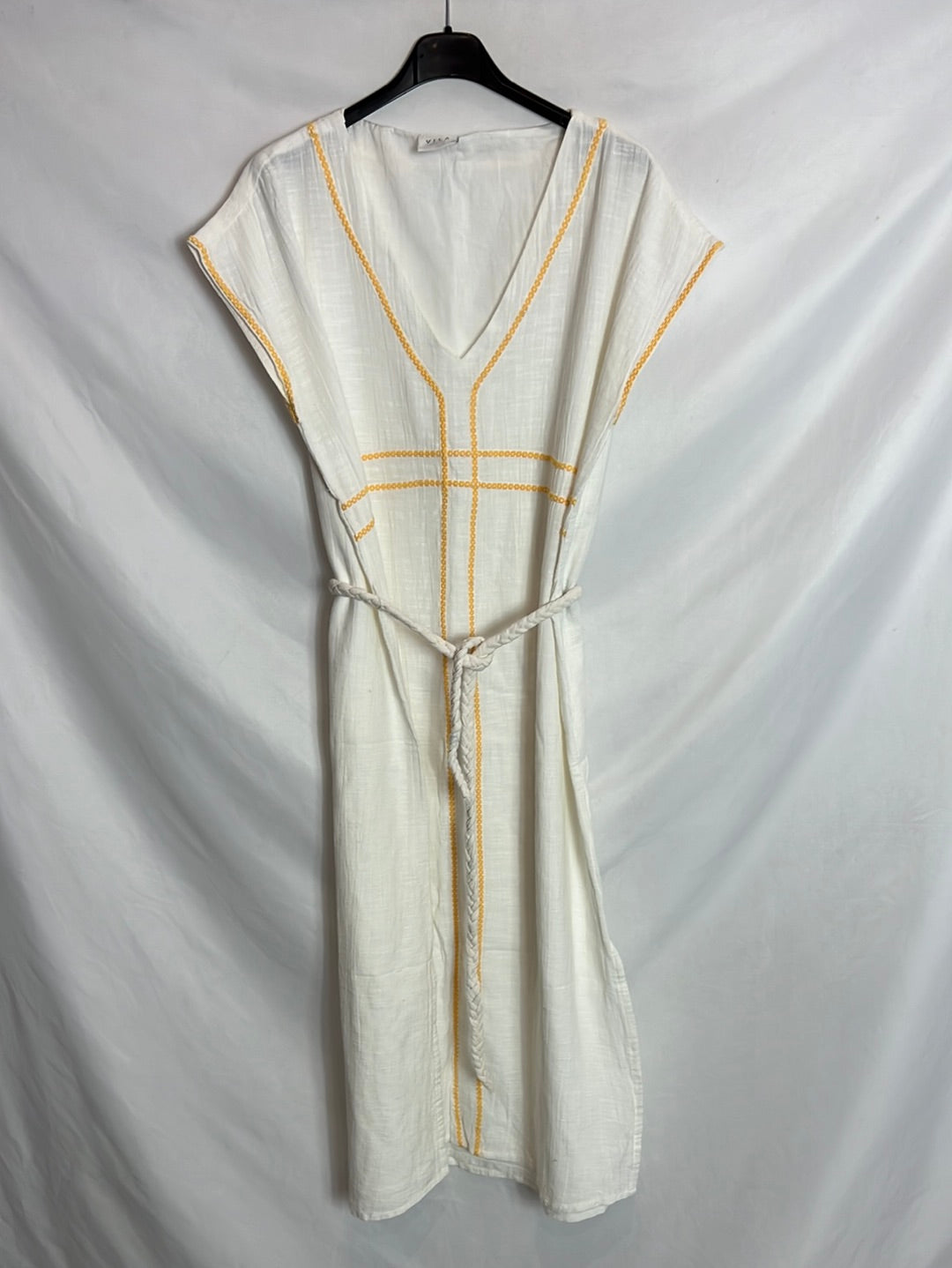 VILA. Vestido midi blanco botados amarillos. T 38