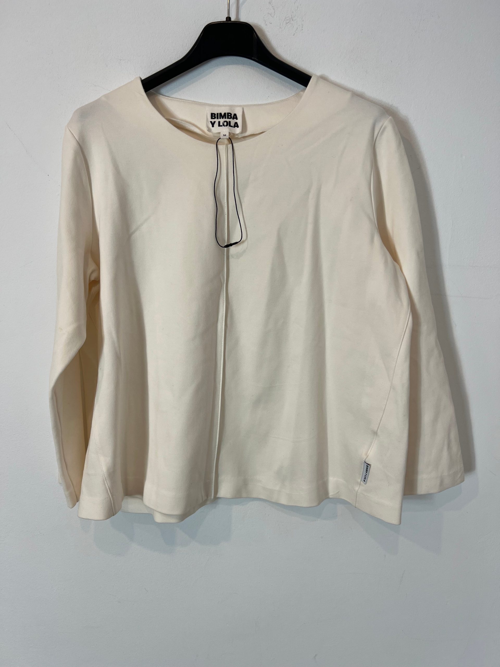 BIMBA Y LOLA. Camiseta beige amplia T.m