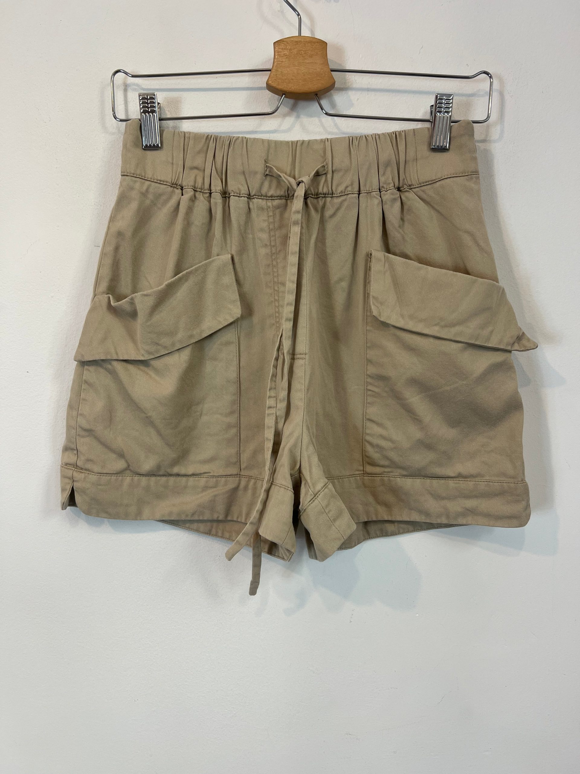 MANGO. Pantalón beige bolsillos T.xs