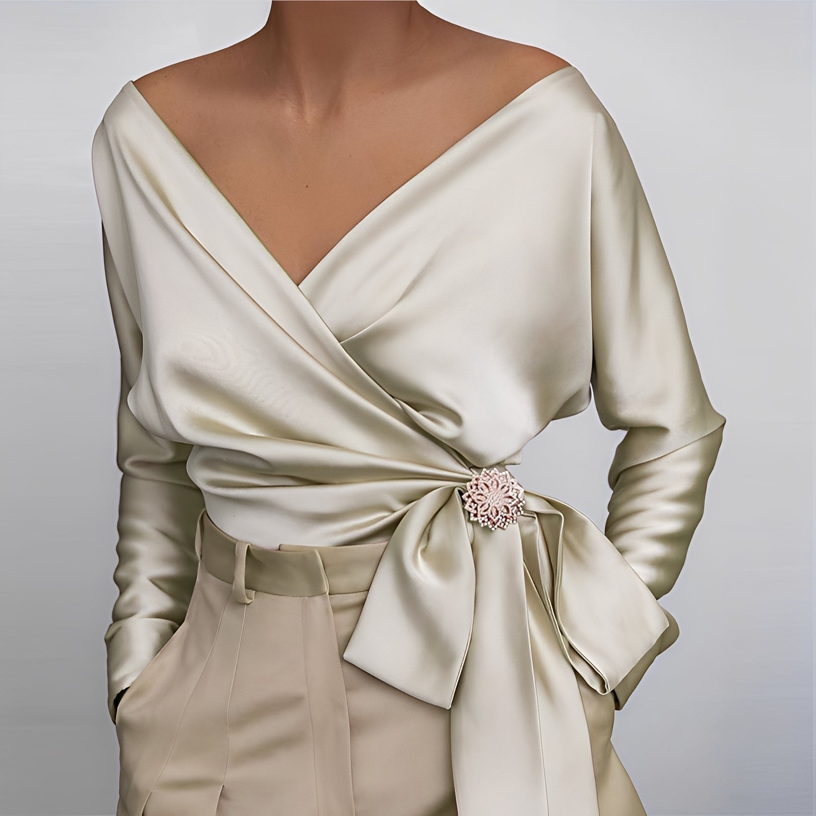 Evalyn - Elegante Blusa de Seda para Mujeres