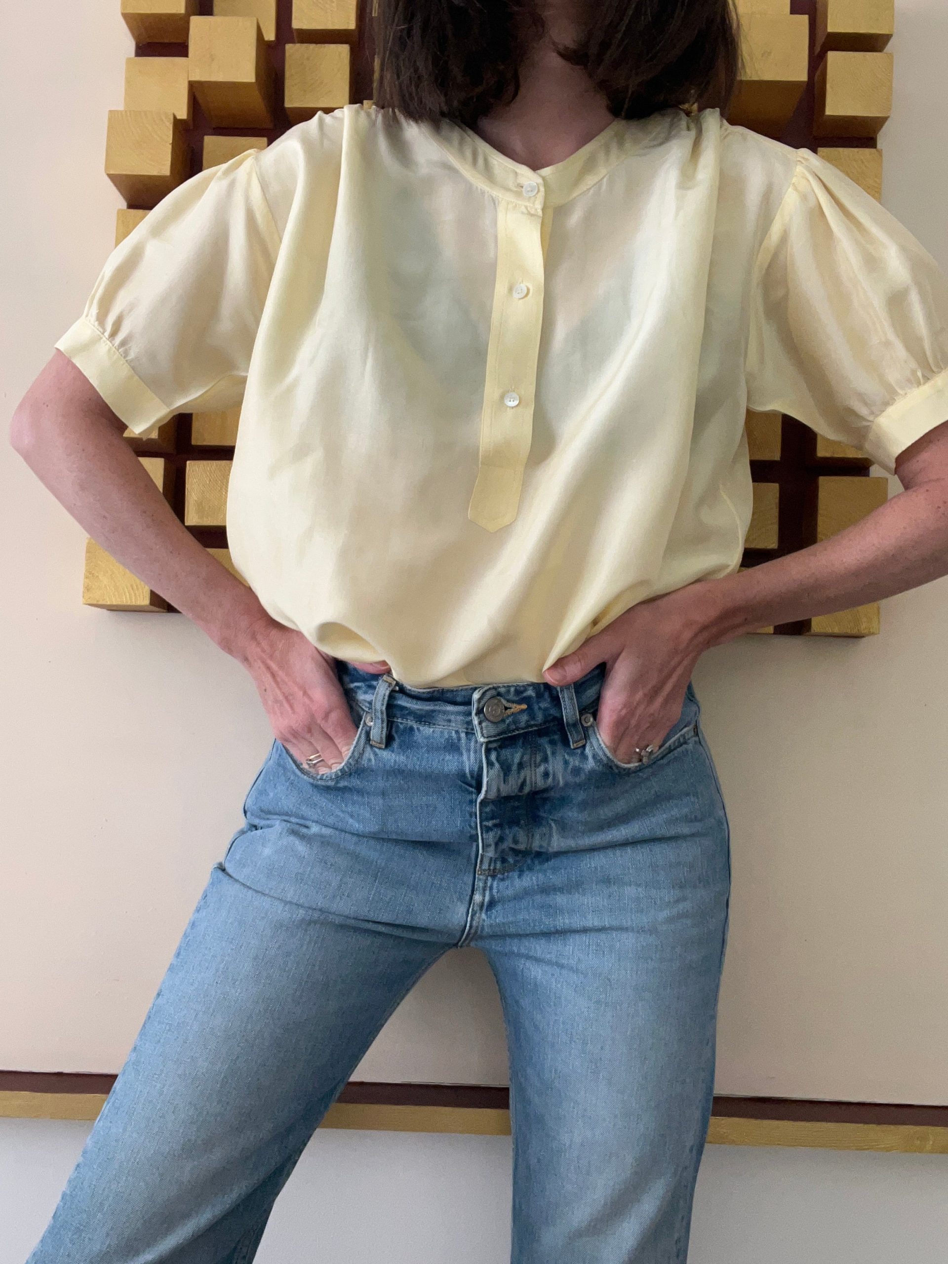 MASSCOB. Blusa amarilla seda T.s