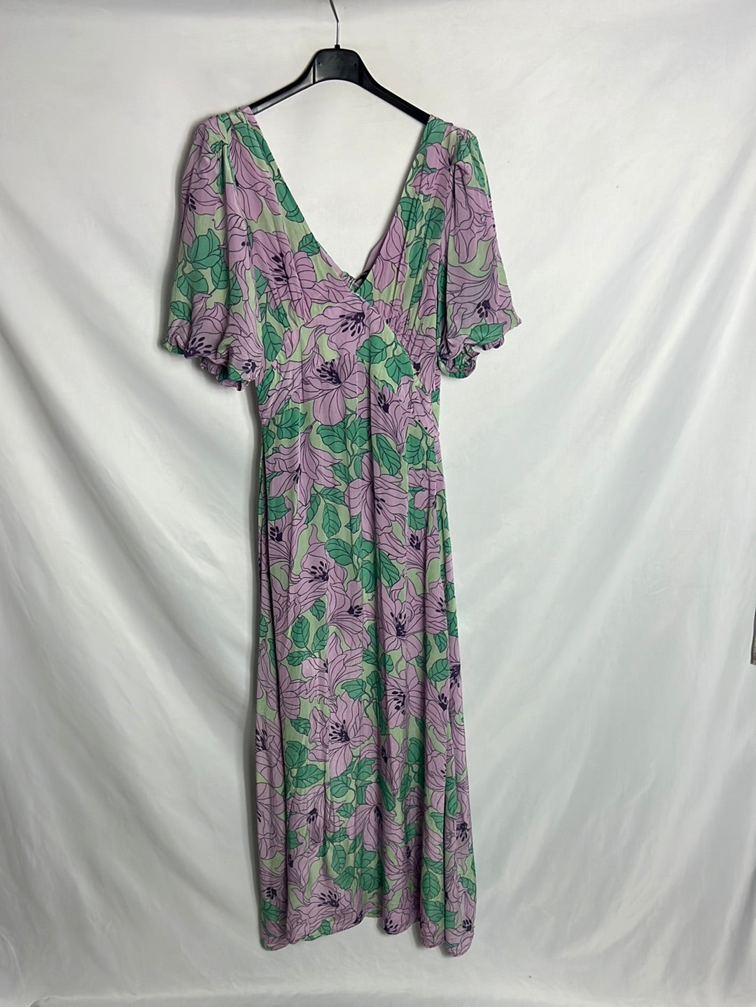 FÓRMULA JOVEN. Vestido largo estampado apertura espalda. T S