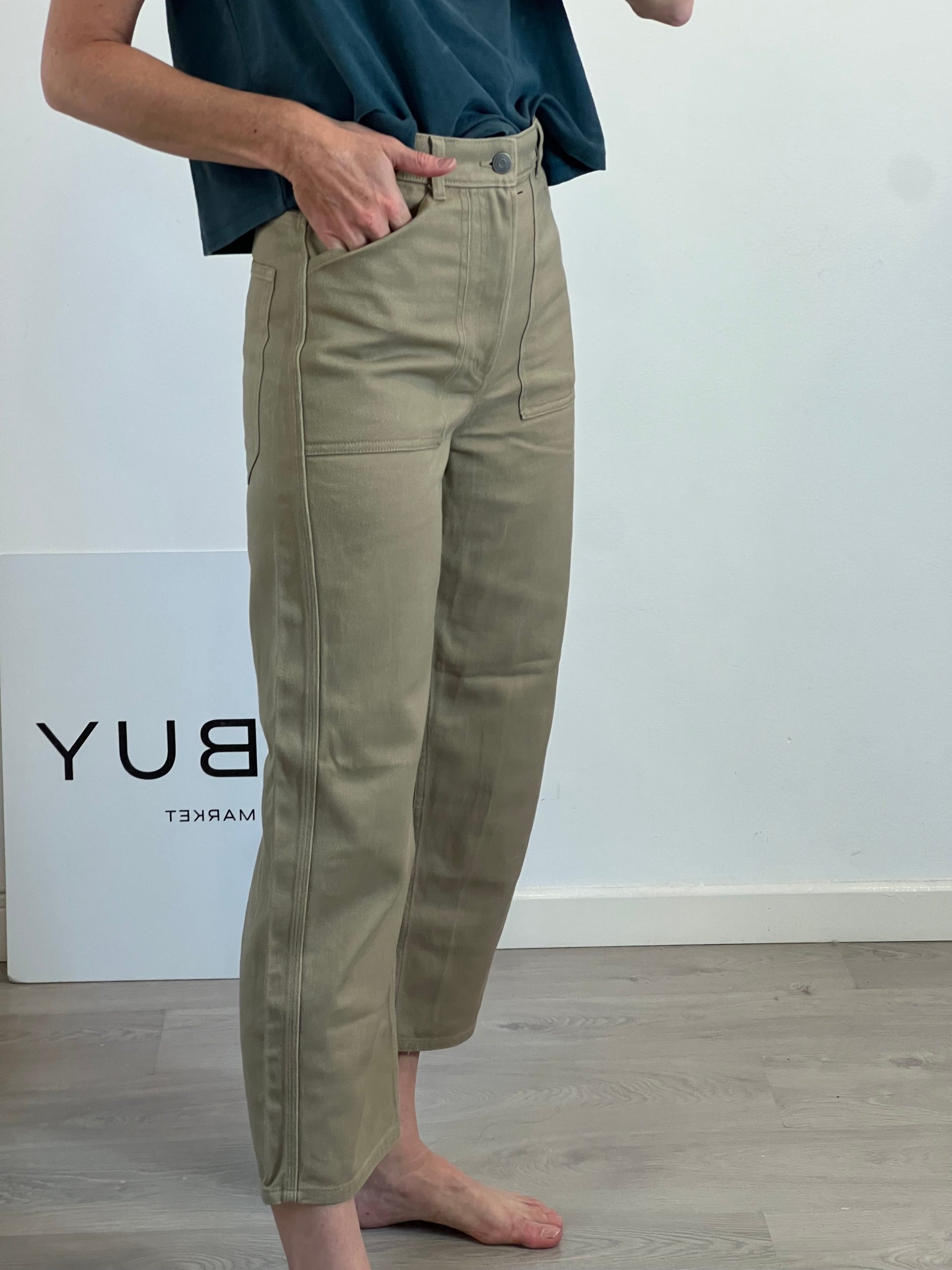 &OTHER STORIES. Pantalón recto verde caqui T.36