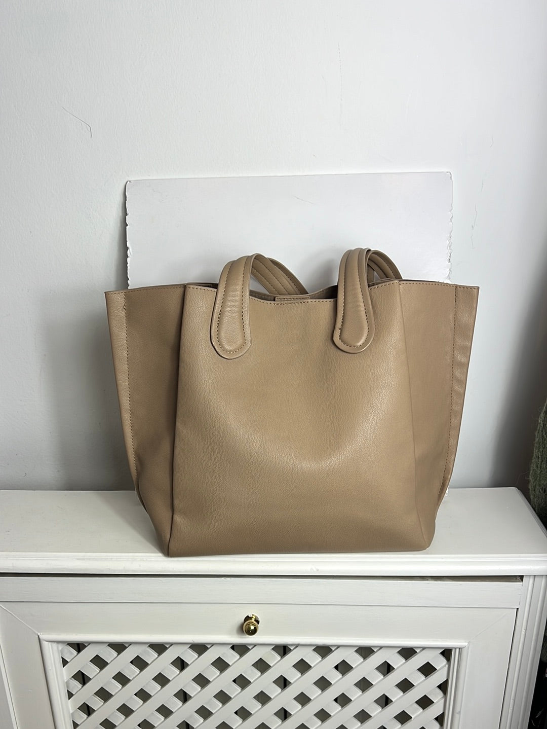 ZARA. Bolso tote beige