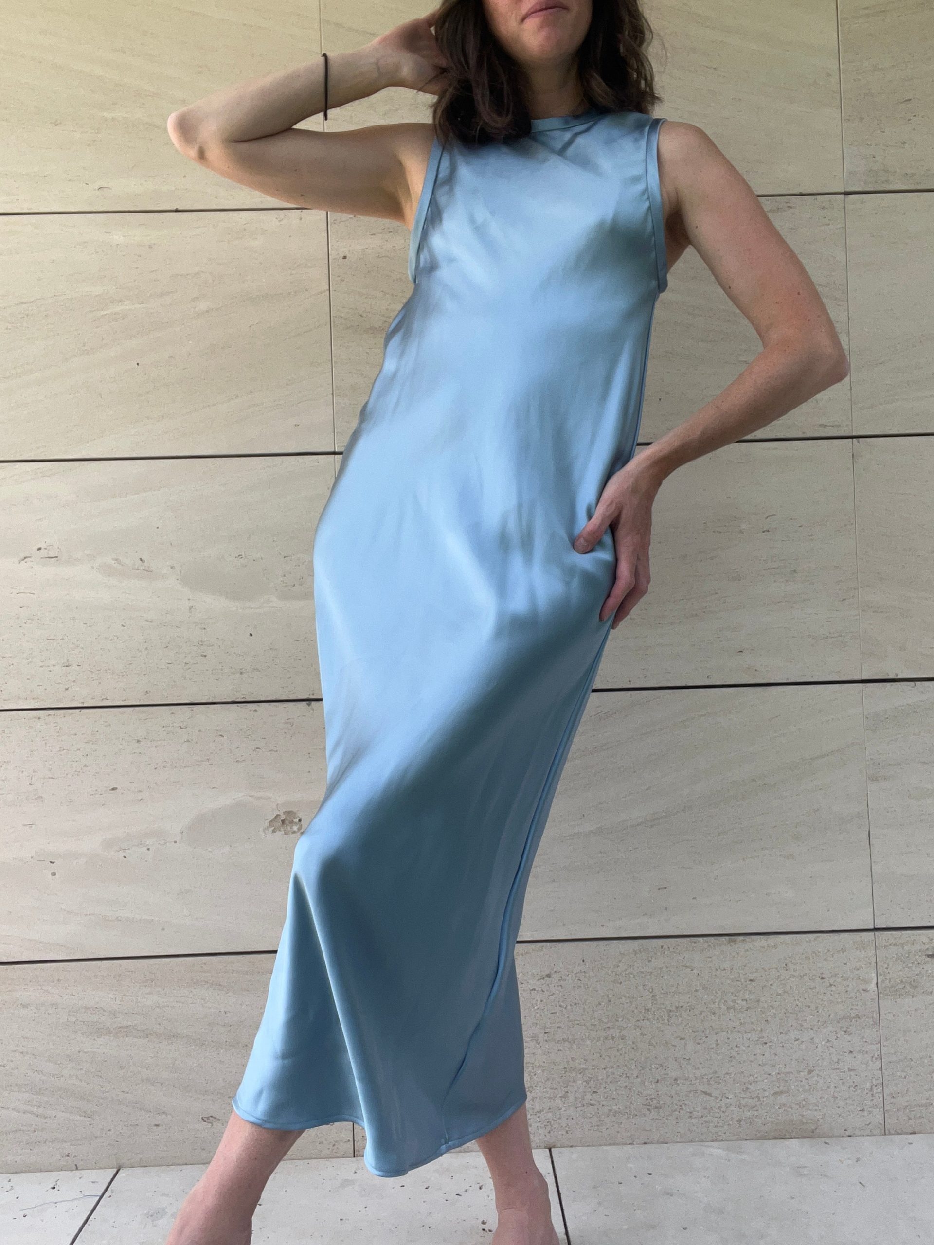 ZARA. Vestido satinado azul T.s