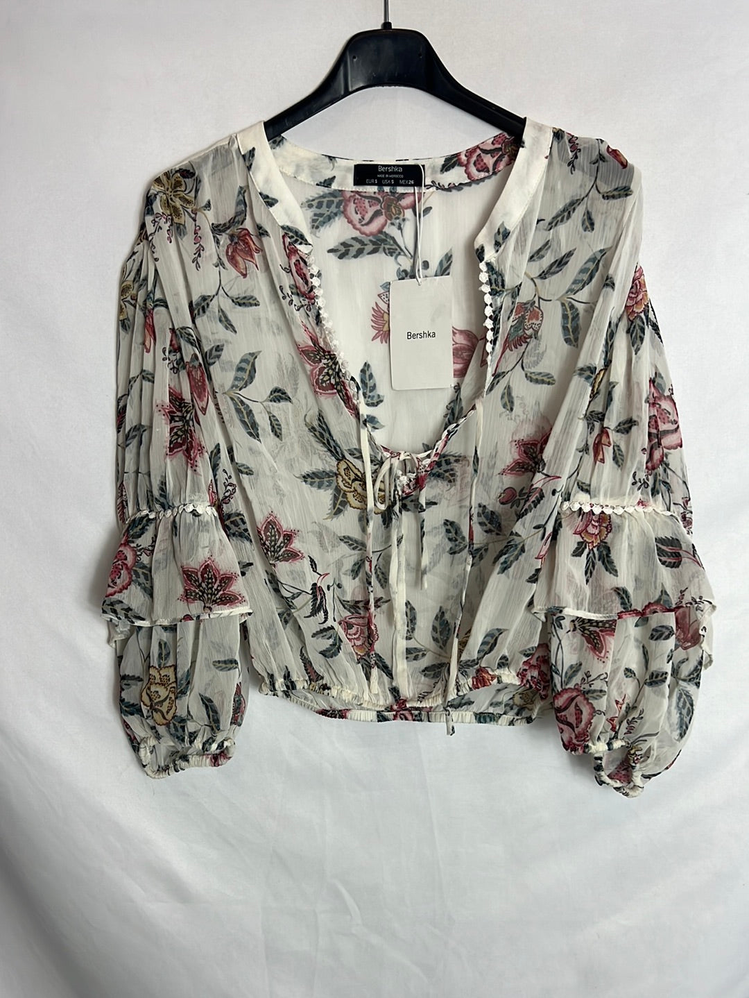 BERSHKA. Blusa semitransparente flores. T S