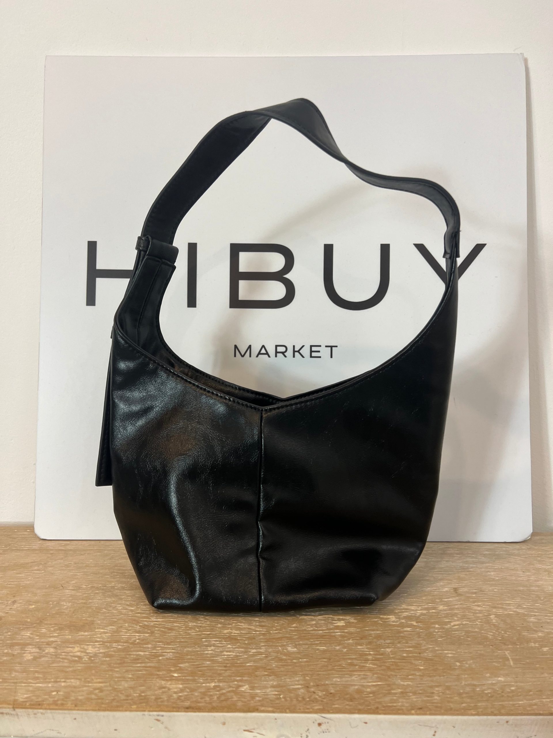 LEFTIES. Bolso negro efecto piel