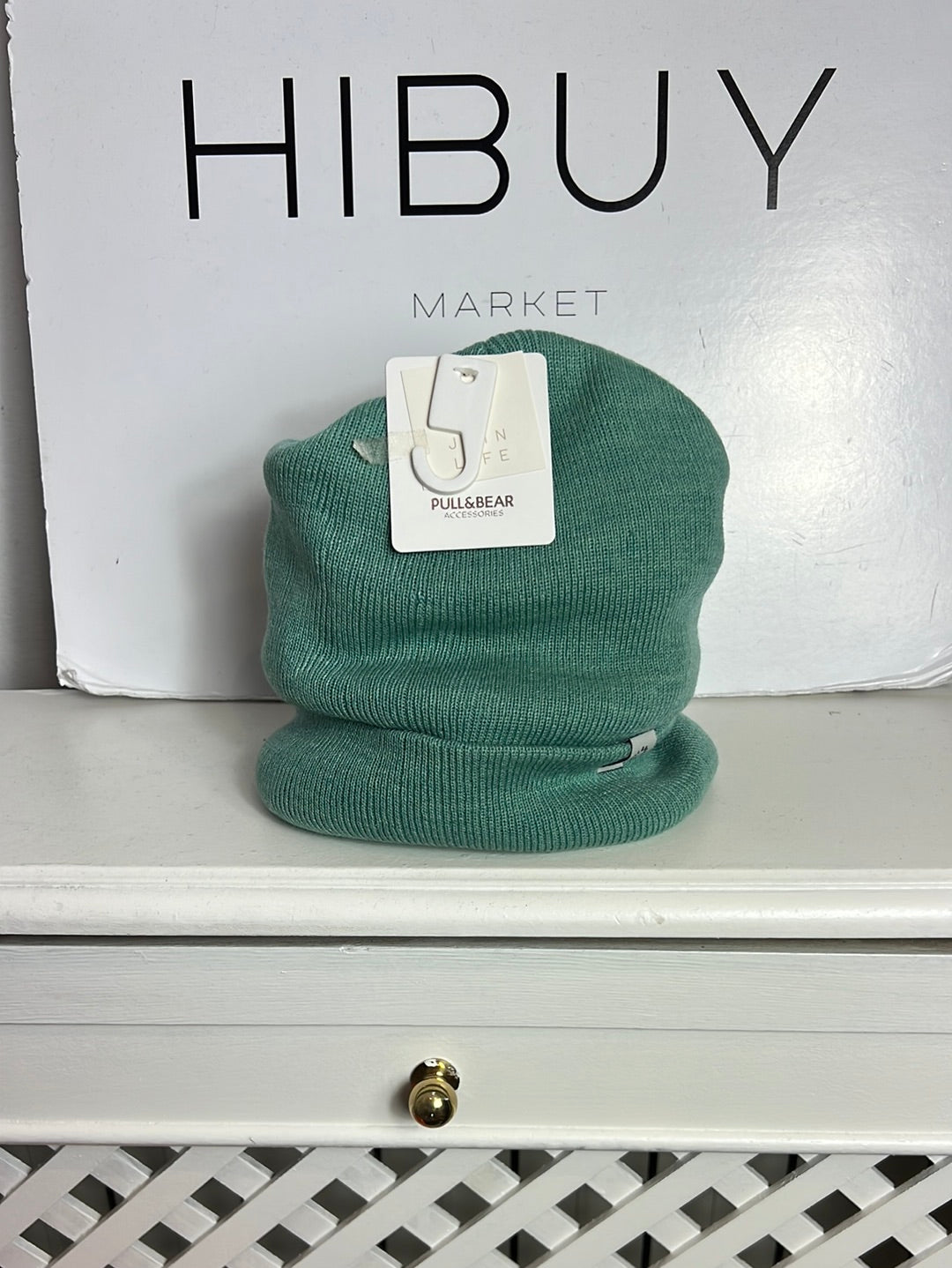 PULL&BEAR . Gorro verde claro