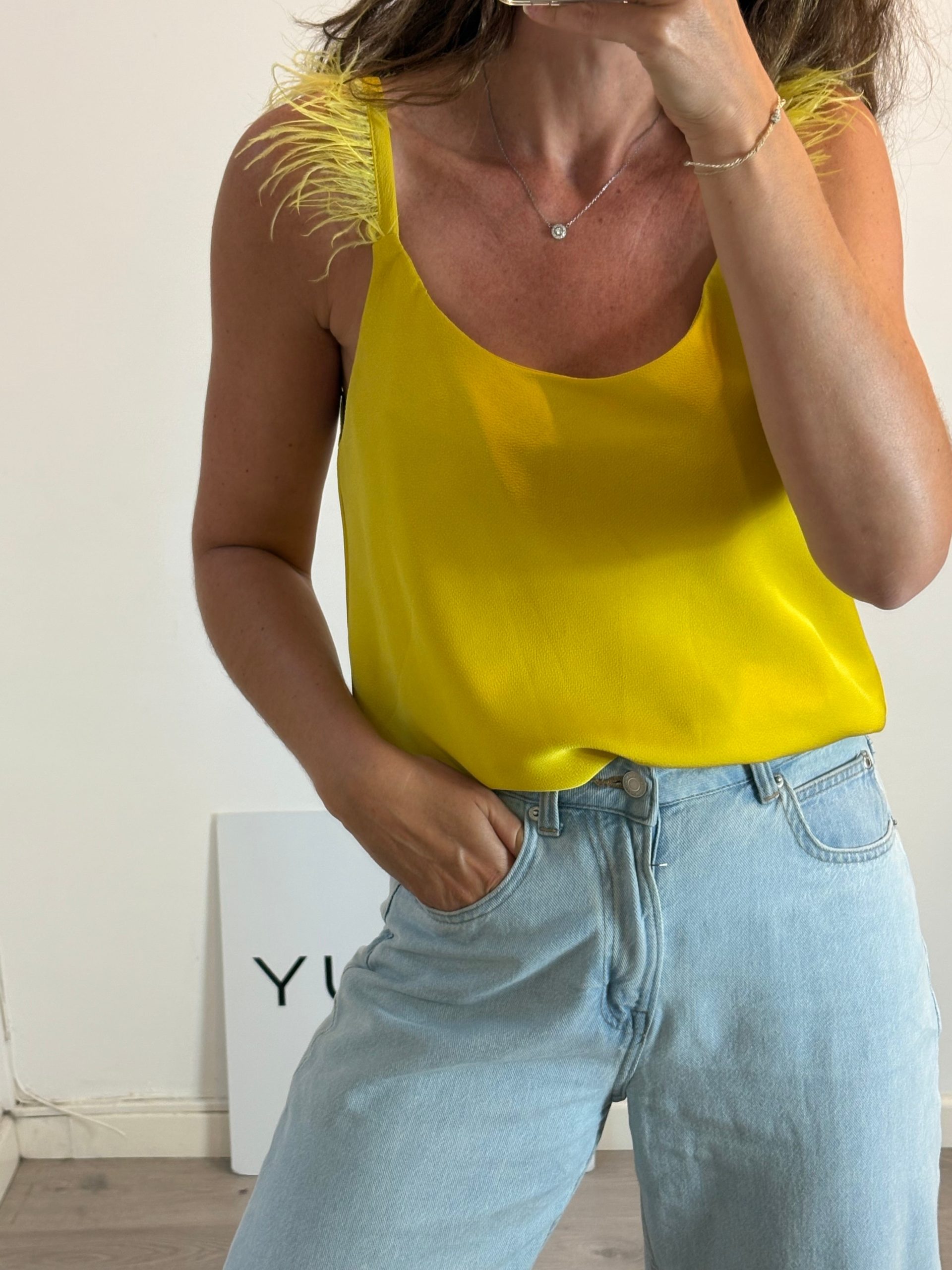 VICOLO. Top mostaza plumas. T M