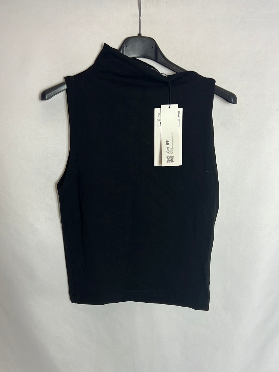ZARA. Top negro cuello asimetrico. T S