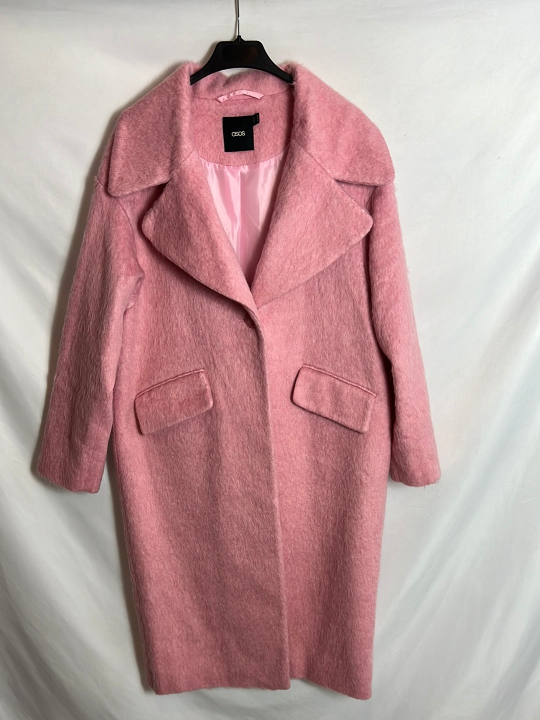 ASOS. Abrigo rosa textura T.38