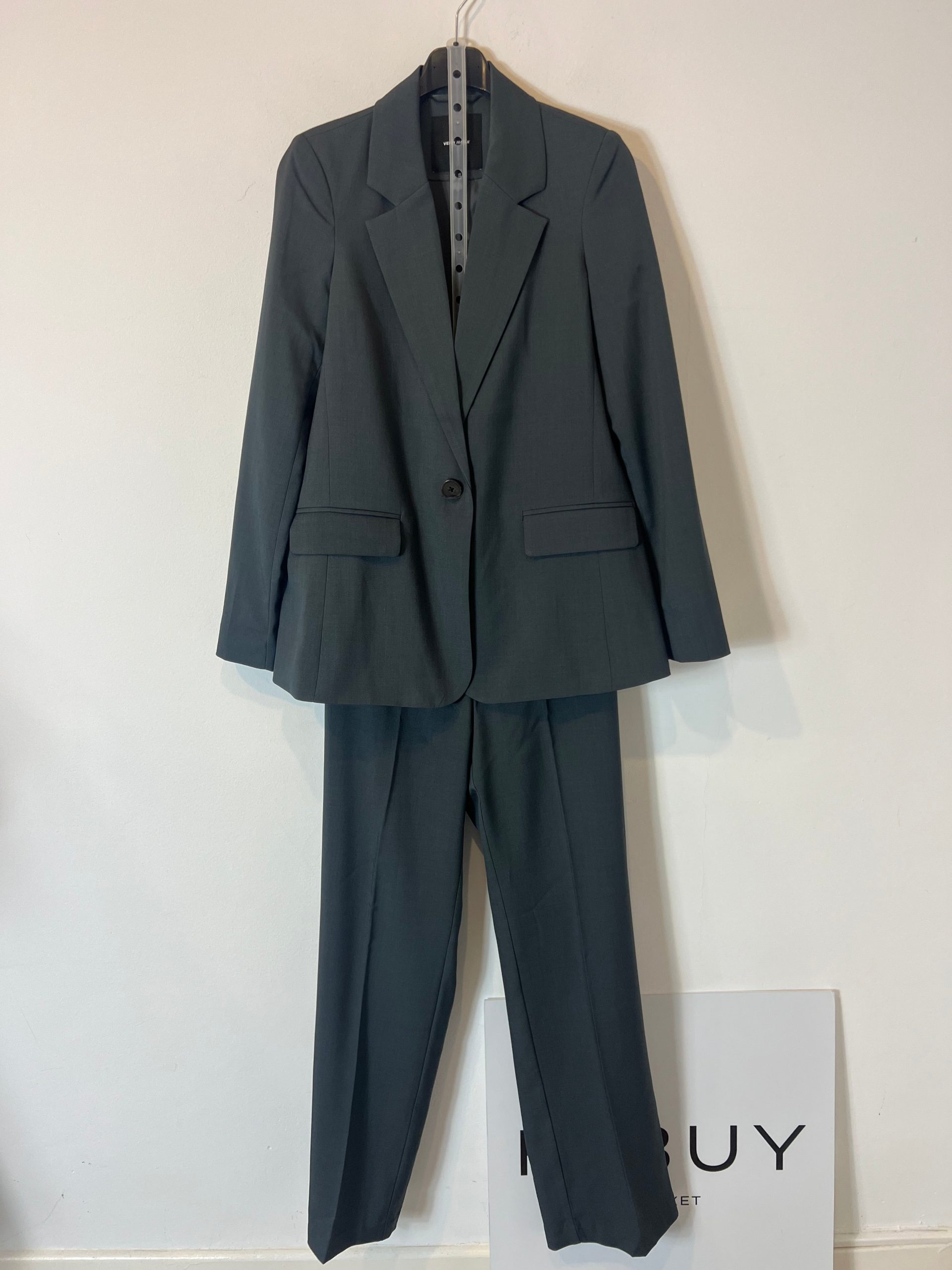 VERO MODA. Total look blazer y pantalón azul oscuro. T XS