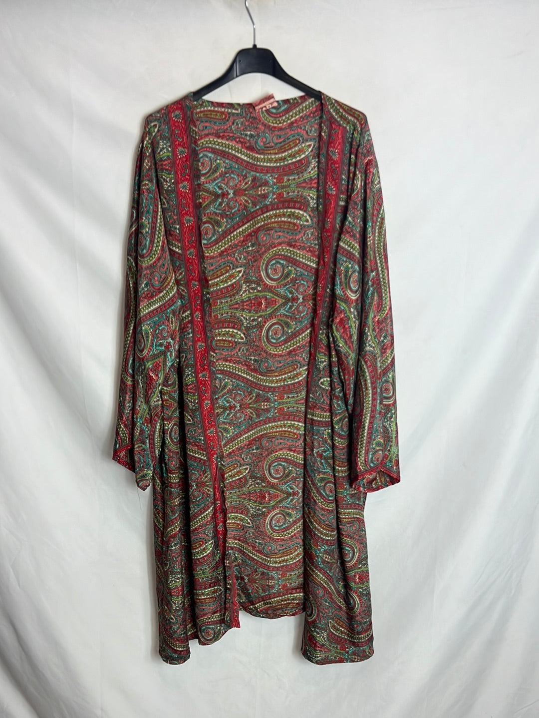 BOHOO FASHION. Kimono estampado largo.TS/M