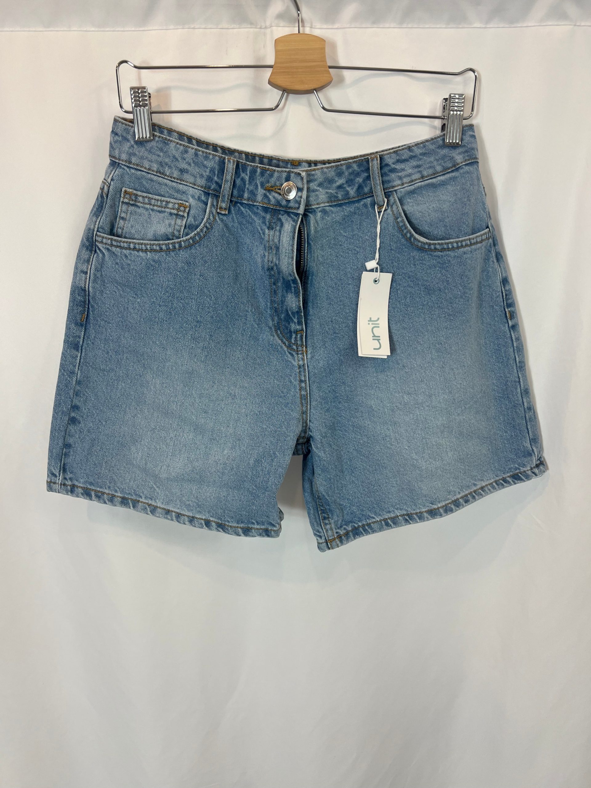 UNIT. Pantalón corto denim. T 40