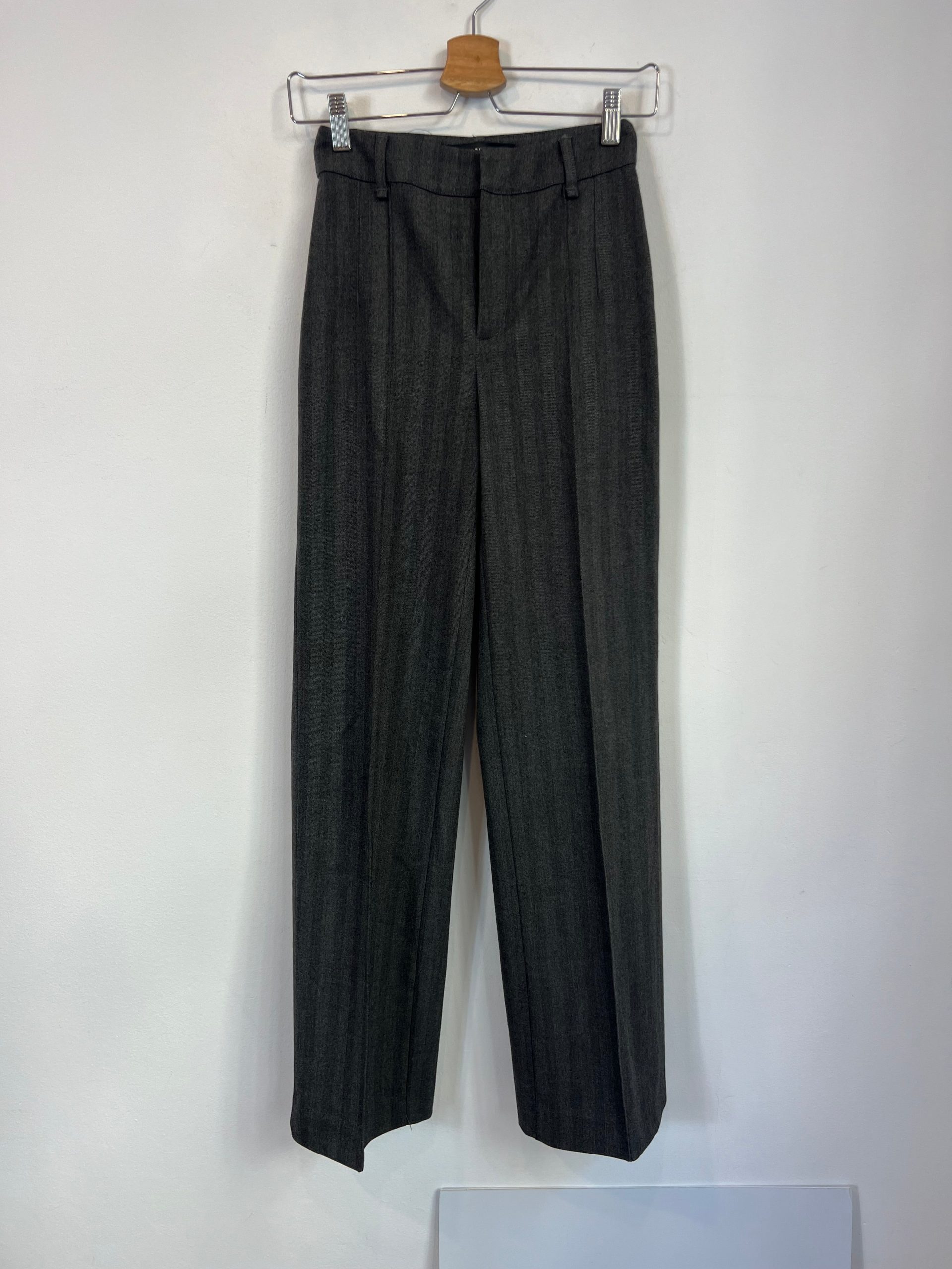 MANGO. Pantalón rayas ancho T.32