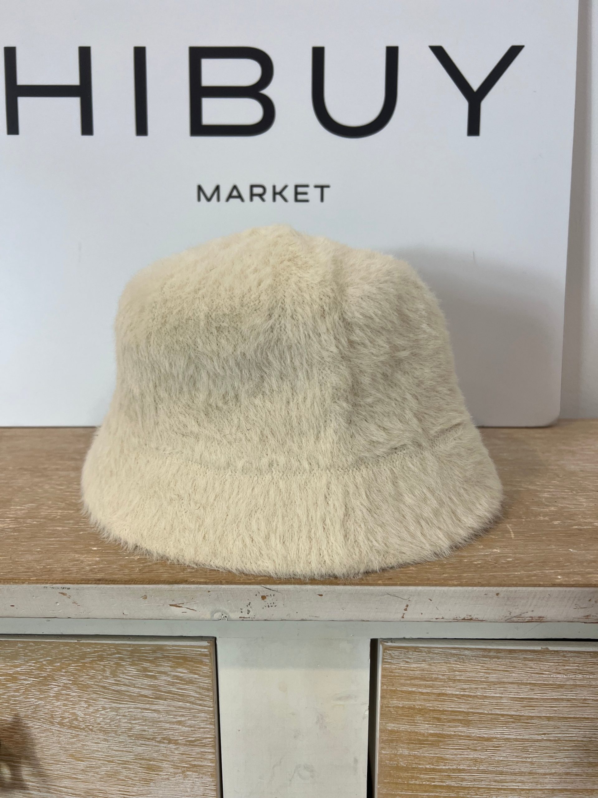 PRIMARK. Bucket pelo beige
