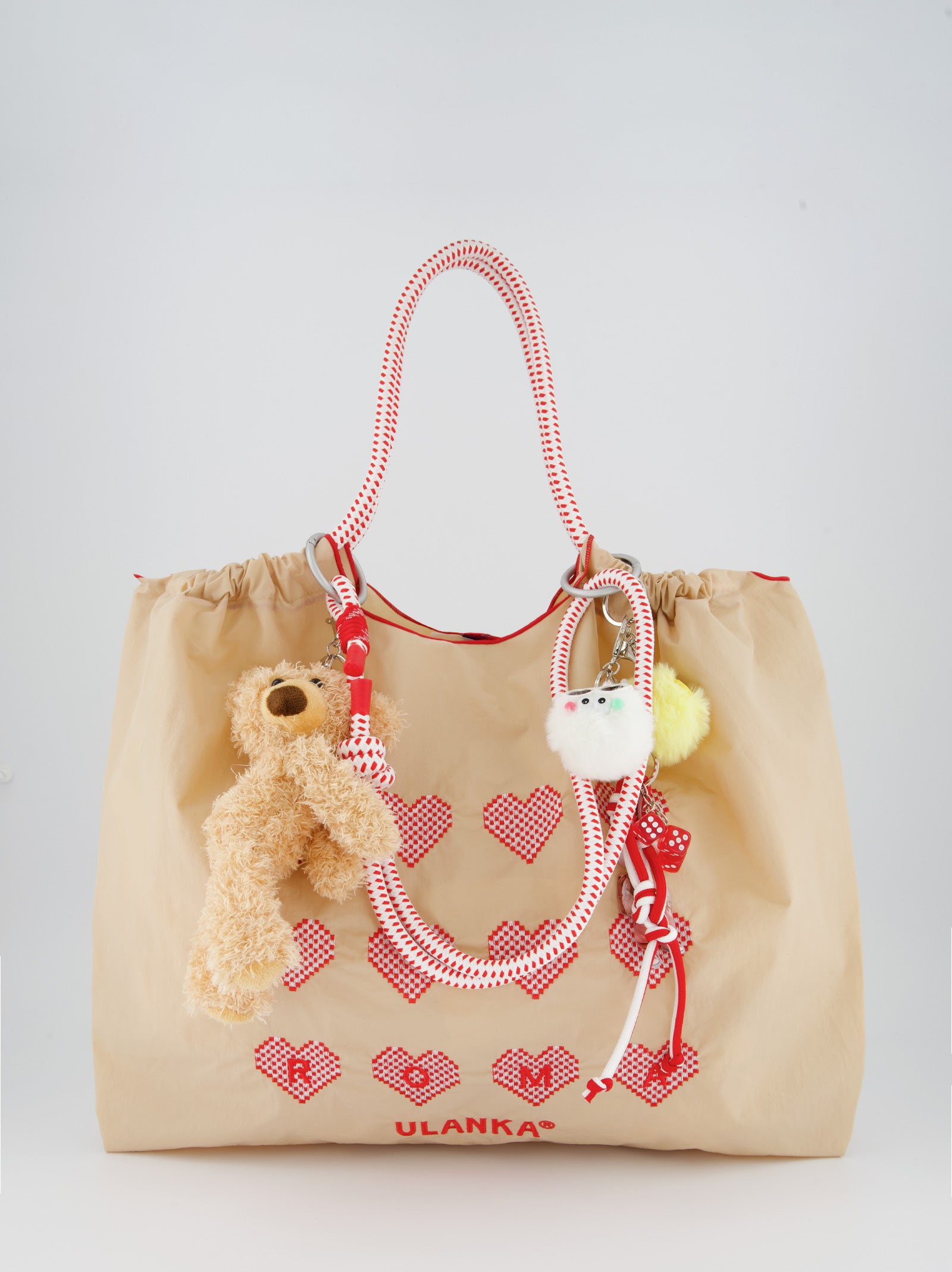 Bolso tote de nylon bordado con charms - Matty