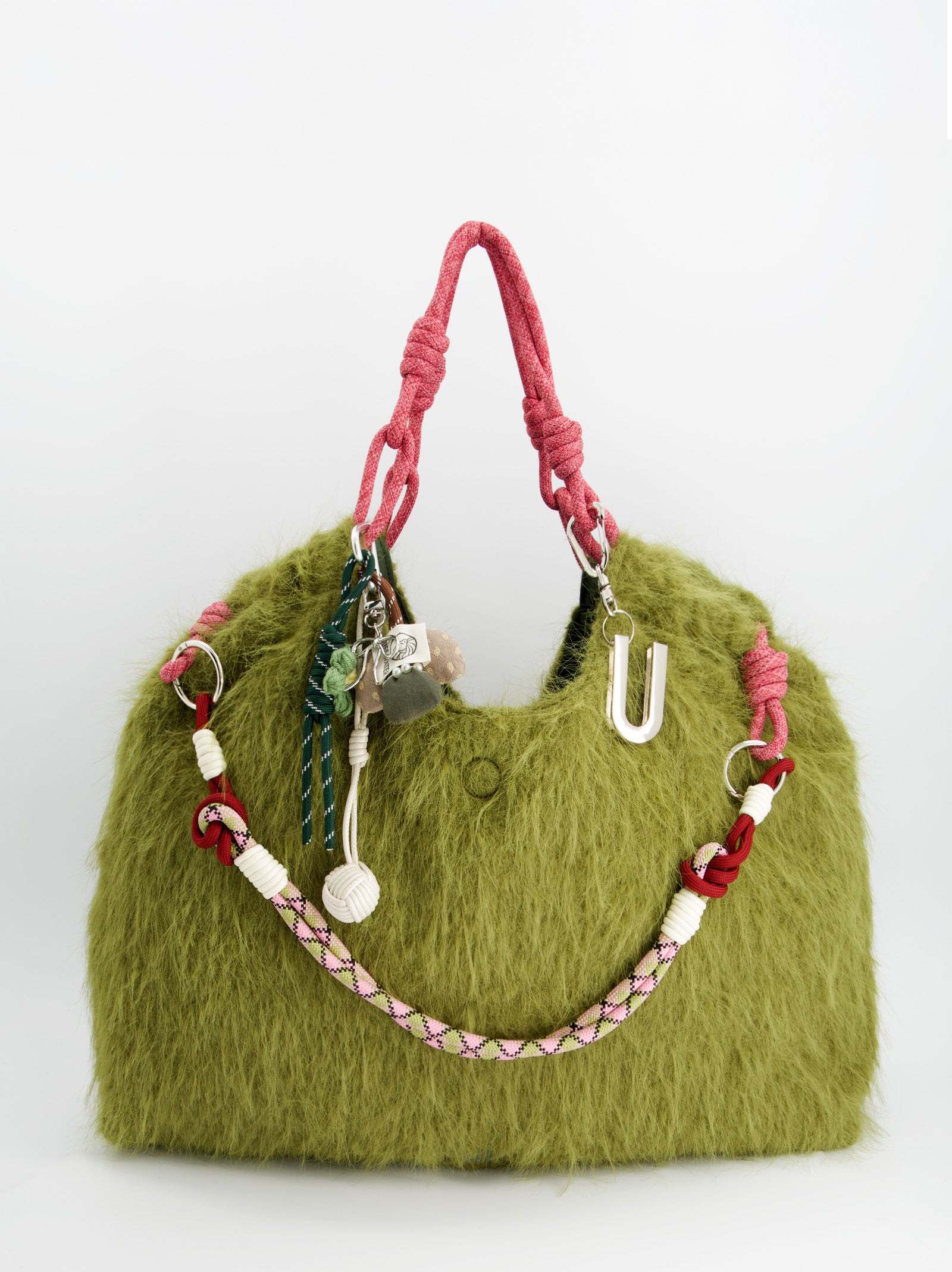 Bolso tote de pelo con charms - ULK Fuzzy