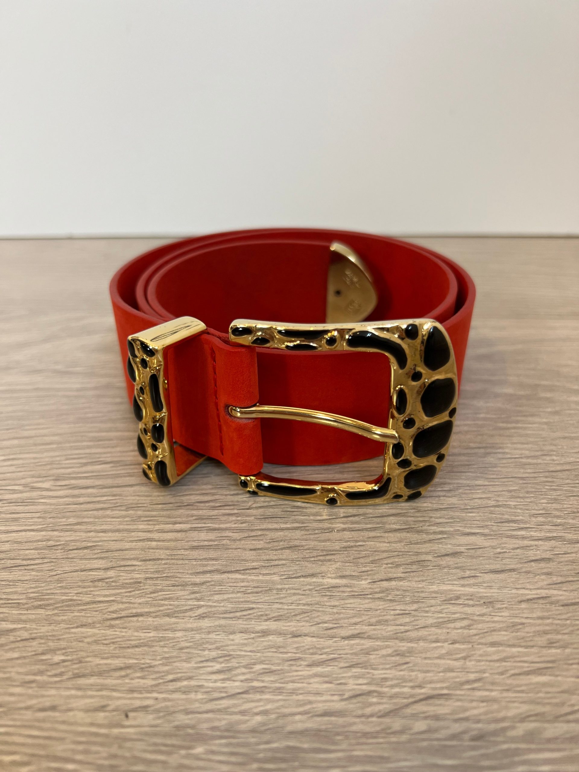 UTERQÜE. Cinturón rojo piel. T 75