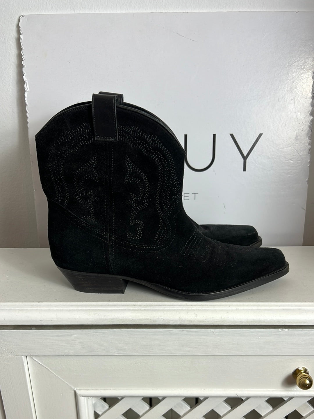 BA&SH. Botines negro piel bordados. T 39