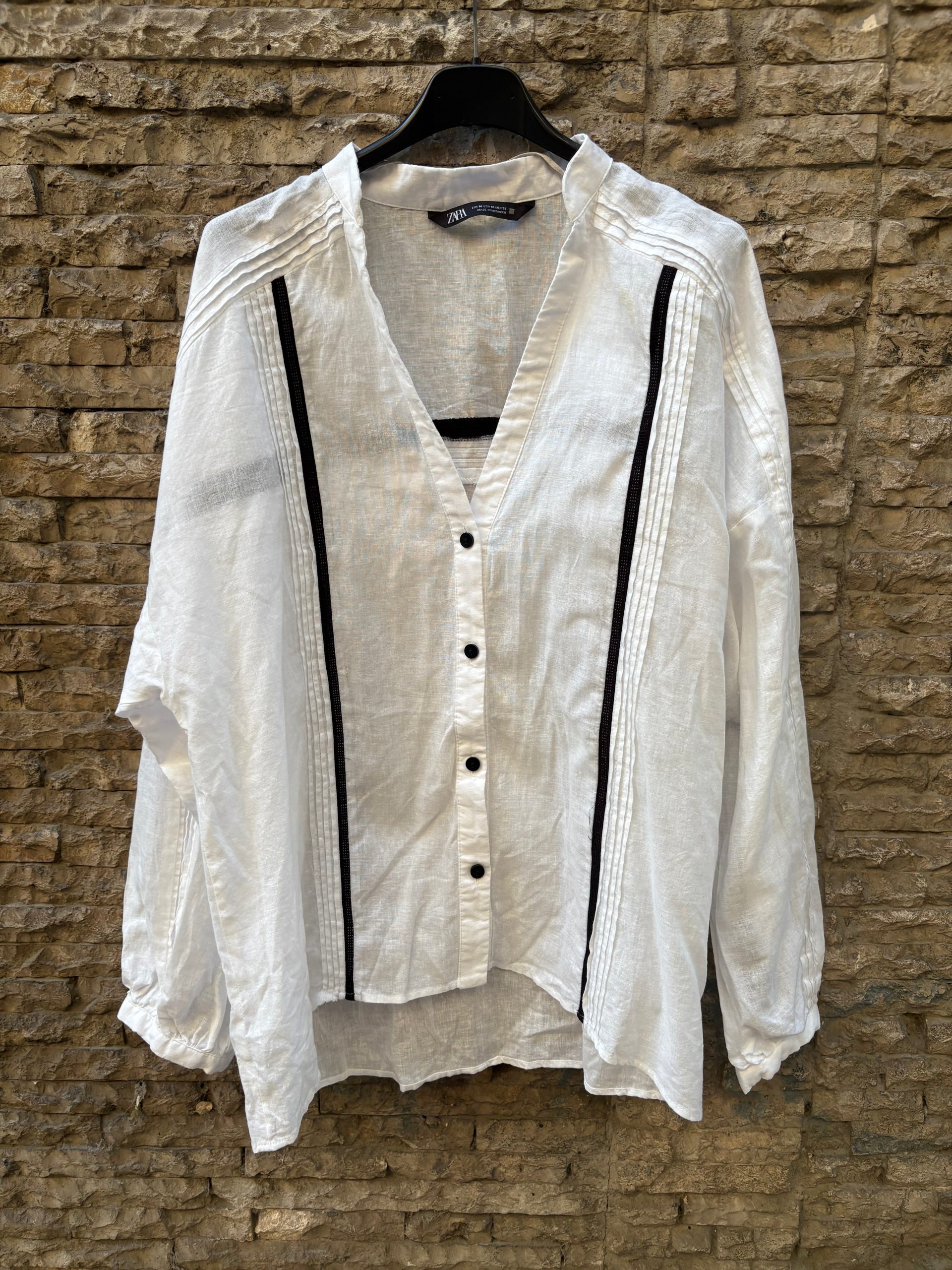 ZARA. Blusa blanca mezcla. T M