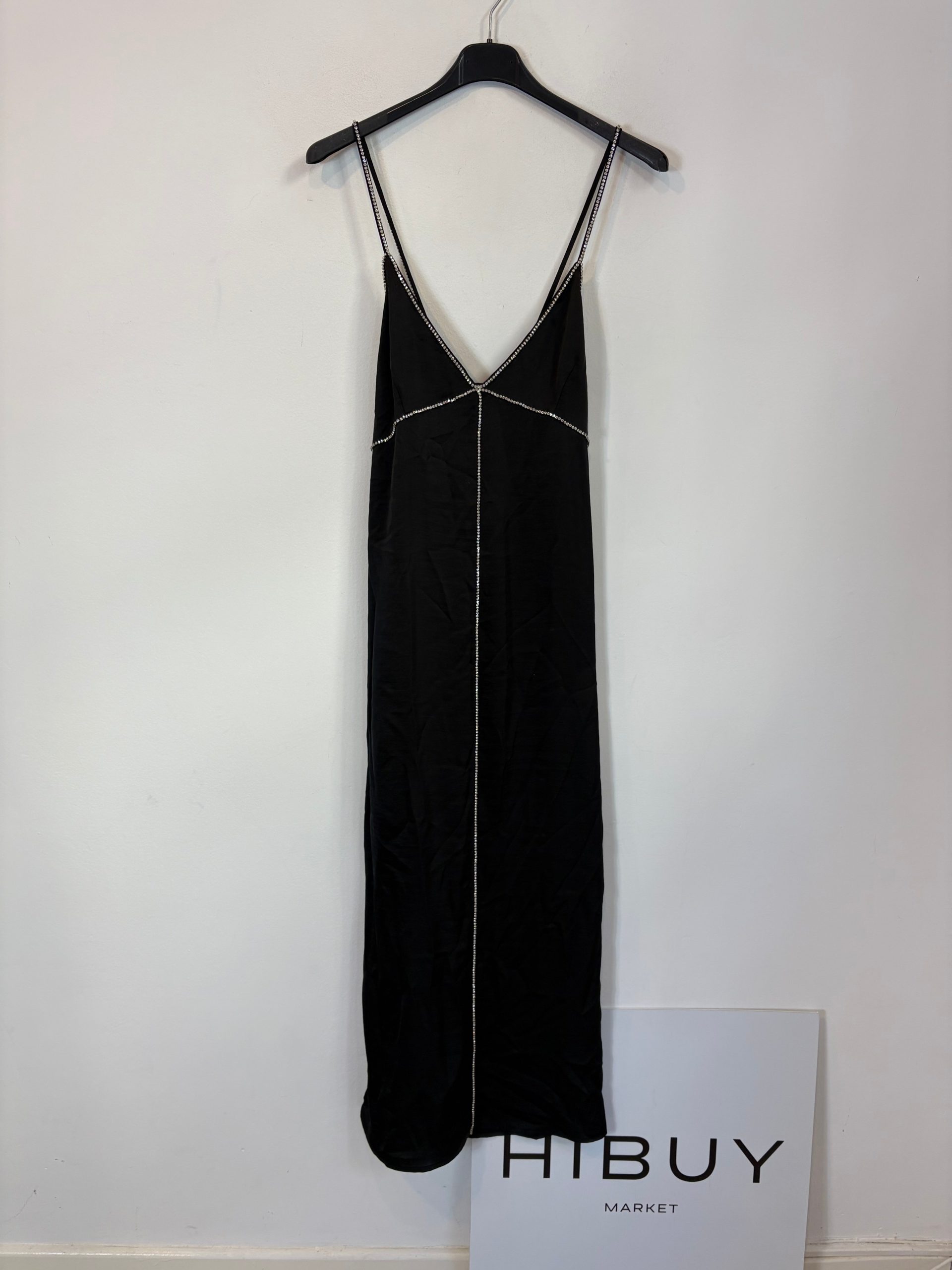 SCALPERS. Vestido negro pedrería T.s