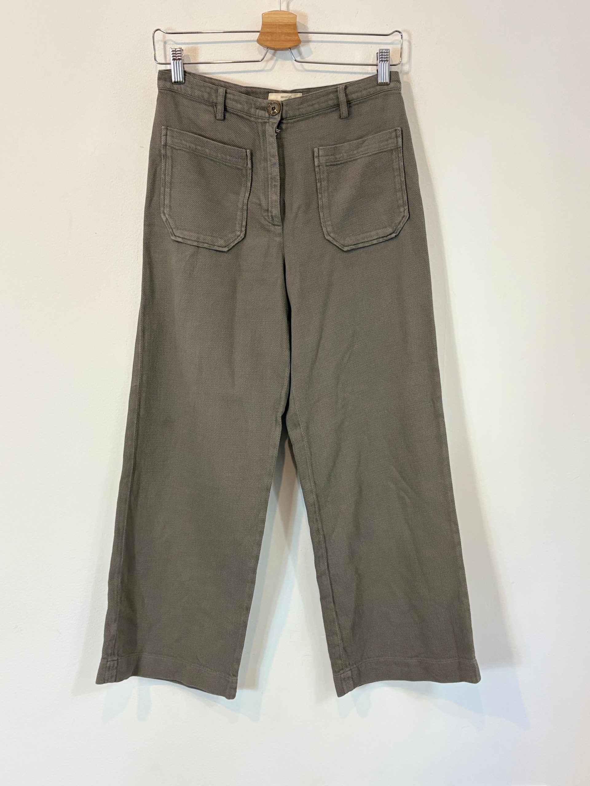SESSÚN. Pantalón gris bolsillos. T 36