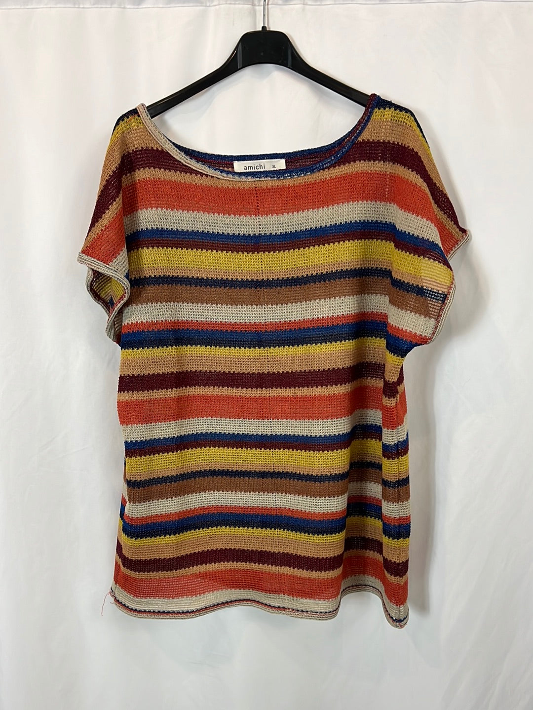 AMICHI. top punto rayas. T XL