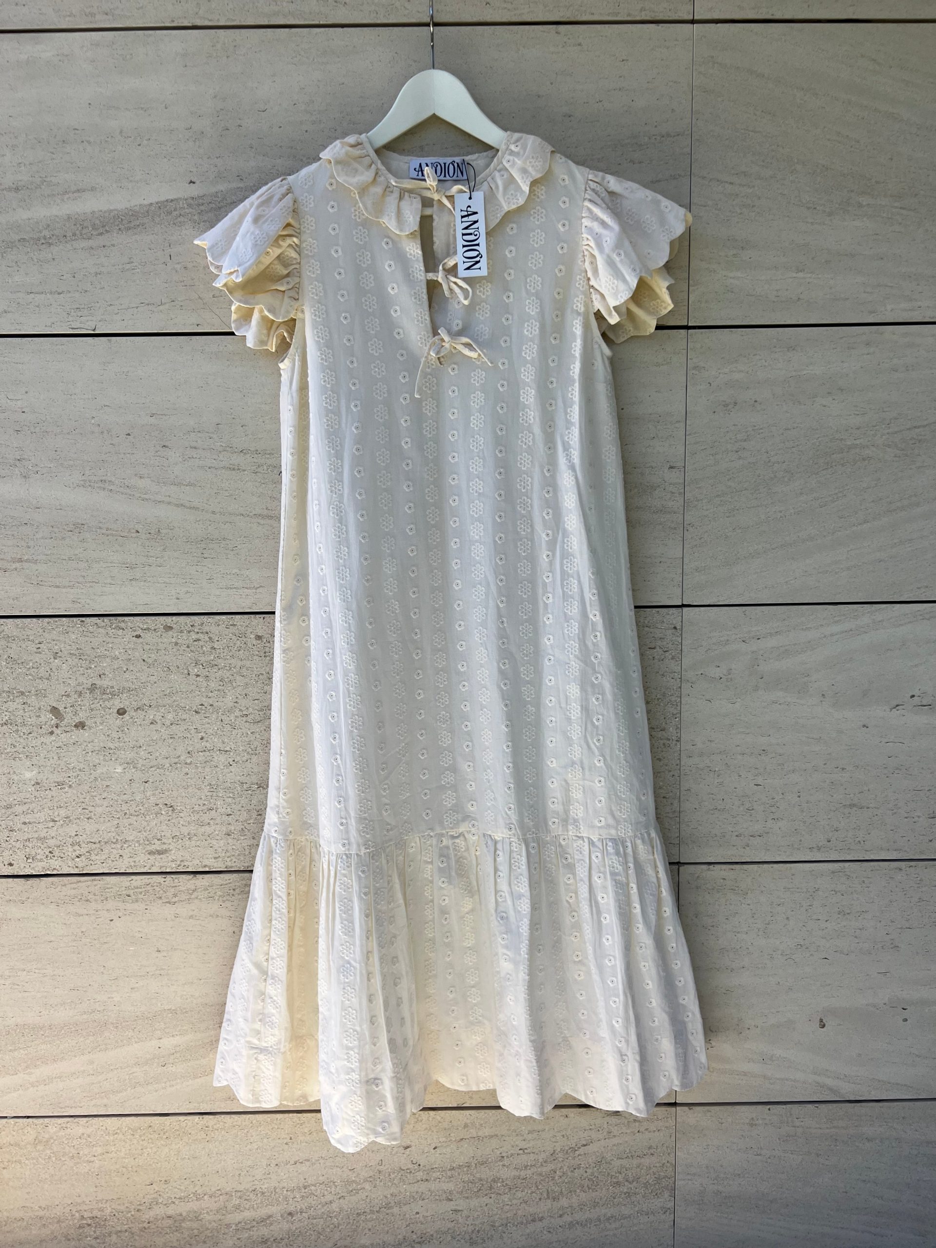 ANDION. Vestido beige tejido flores. T.S