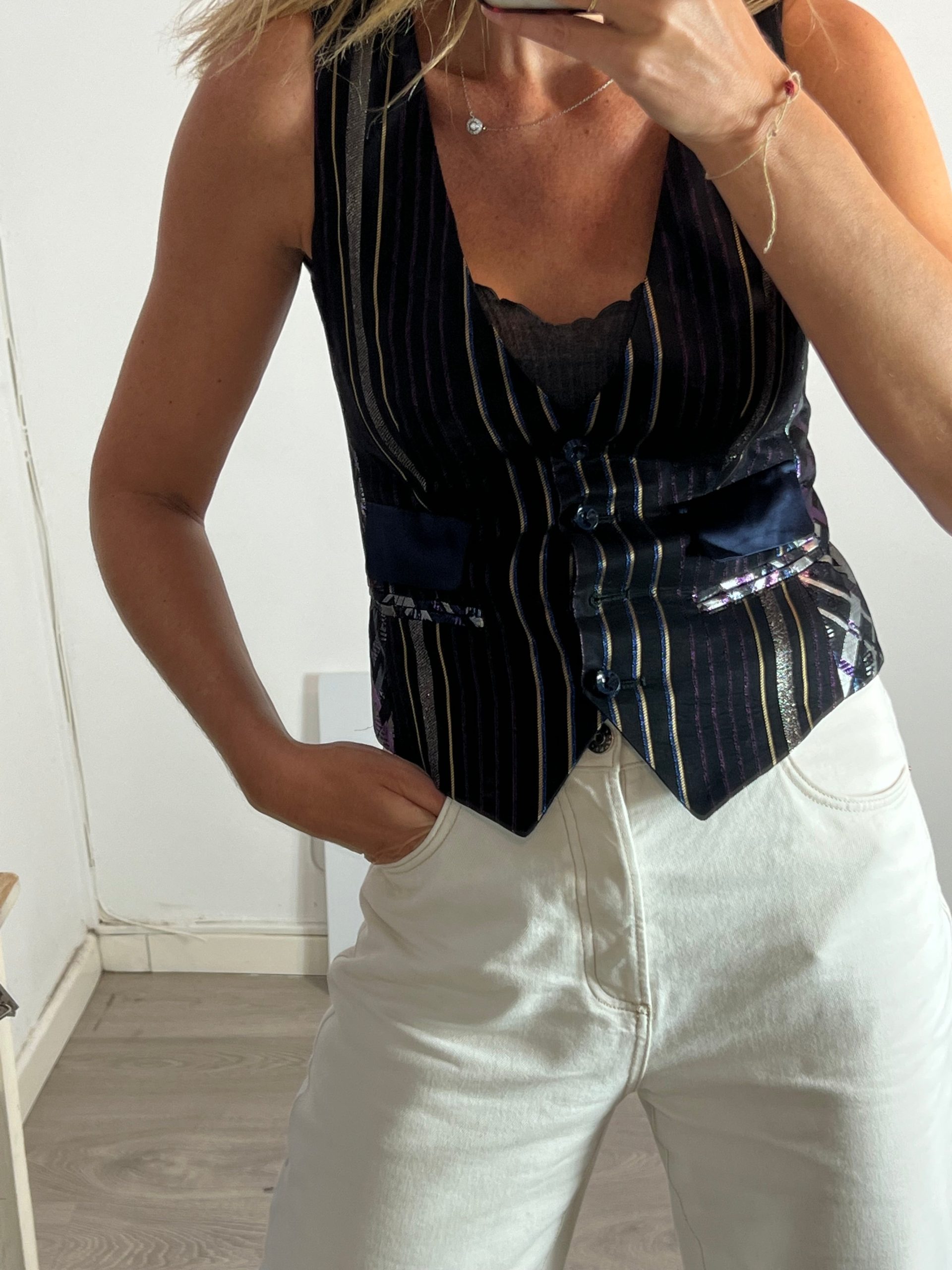 PINKO. Chaleco negro rayas T.38