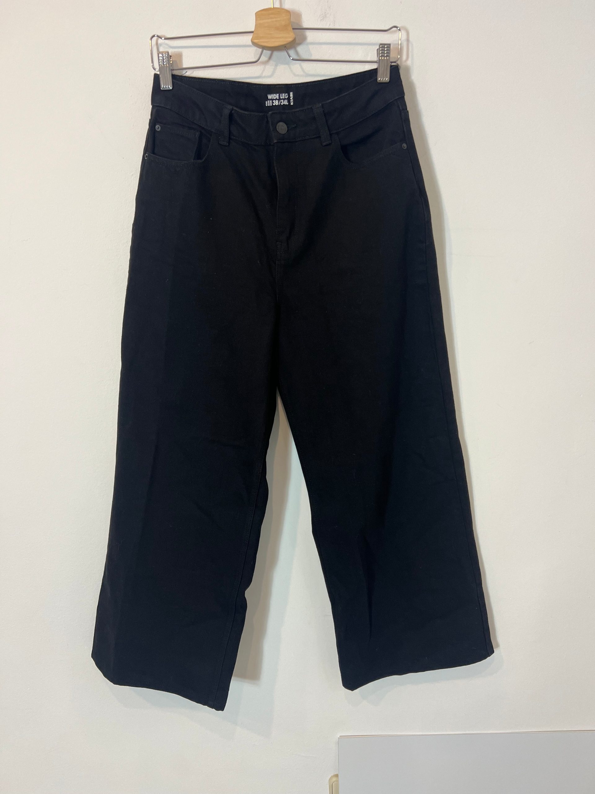 KIABI. Pantalón negro denim T.38