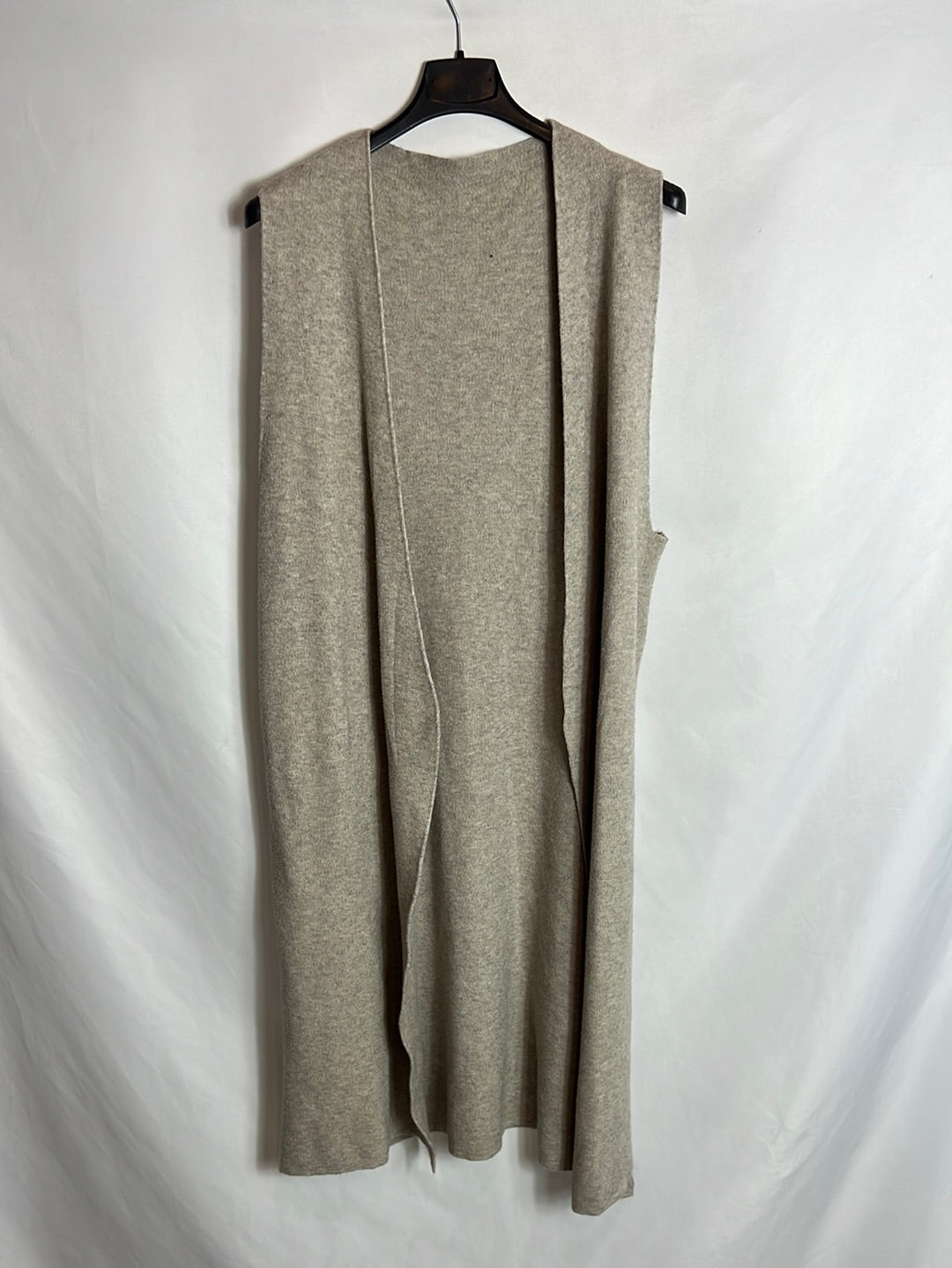 OTRAS. Chaleco punto beige midi. T M